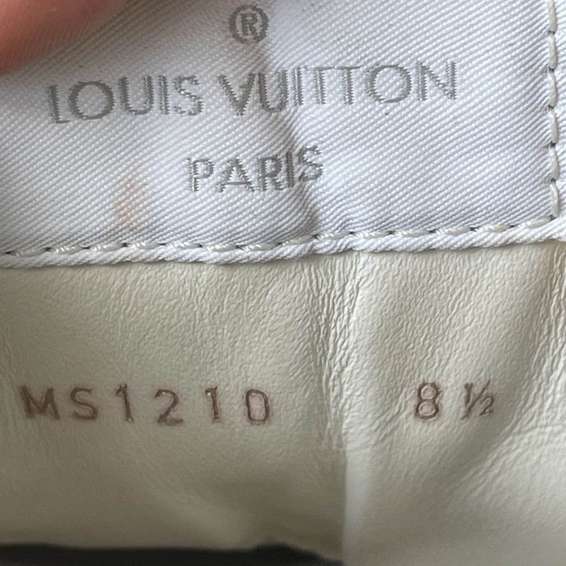 Louis Vuitton Louis Vuitton Run Away Logo Casual Sneakers for Men - Size US 9.5 / EU 42-43 - 5 Thumbnail