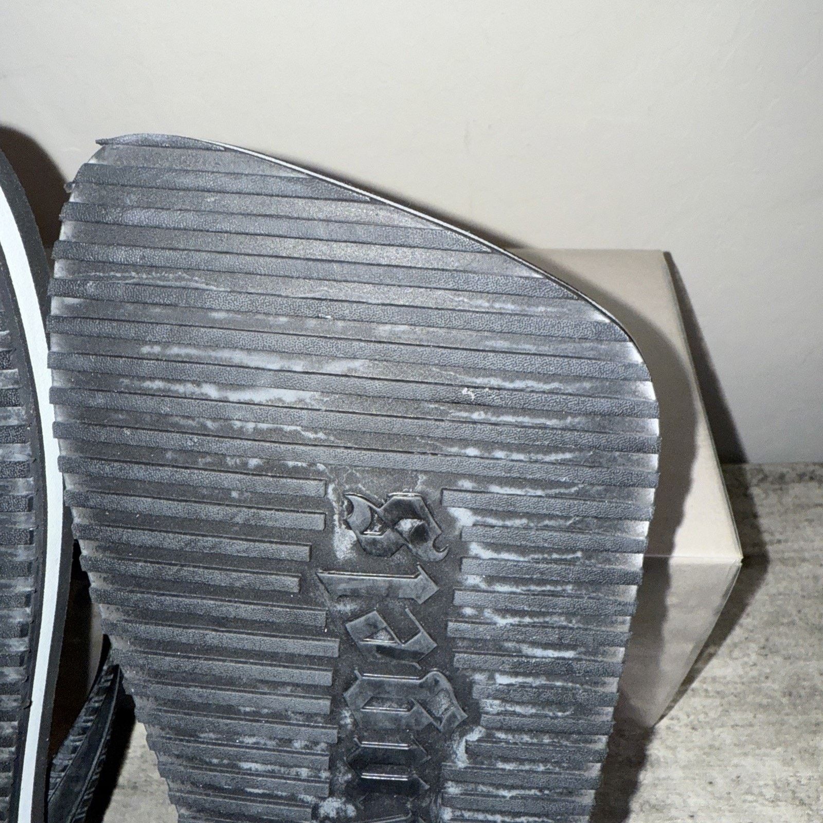 Palm Angels Palm Angels Black/ White Logo Flip Flops Sz 40 Men’s 6.5 US Size US 6.5 / EU 39-40 - 4 Thumbnail