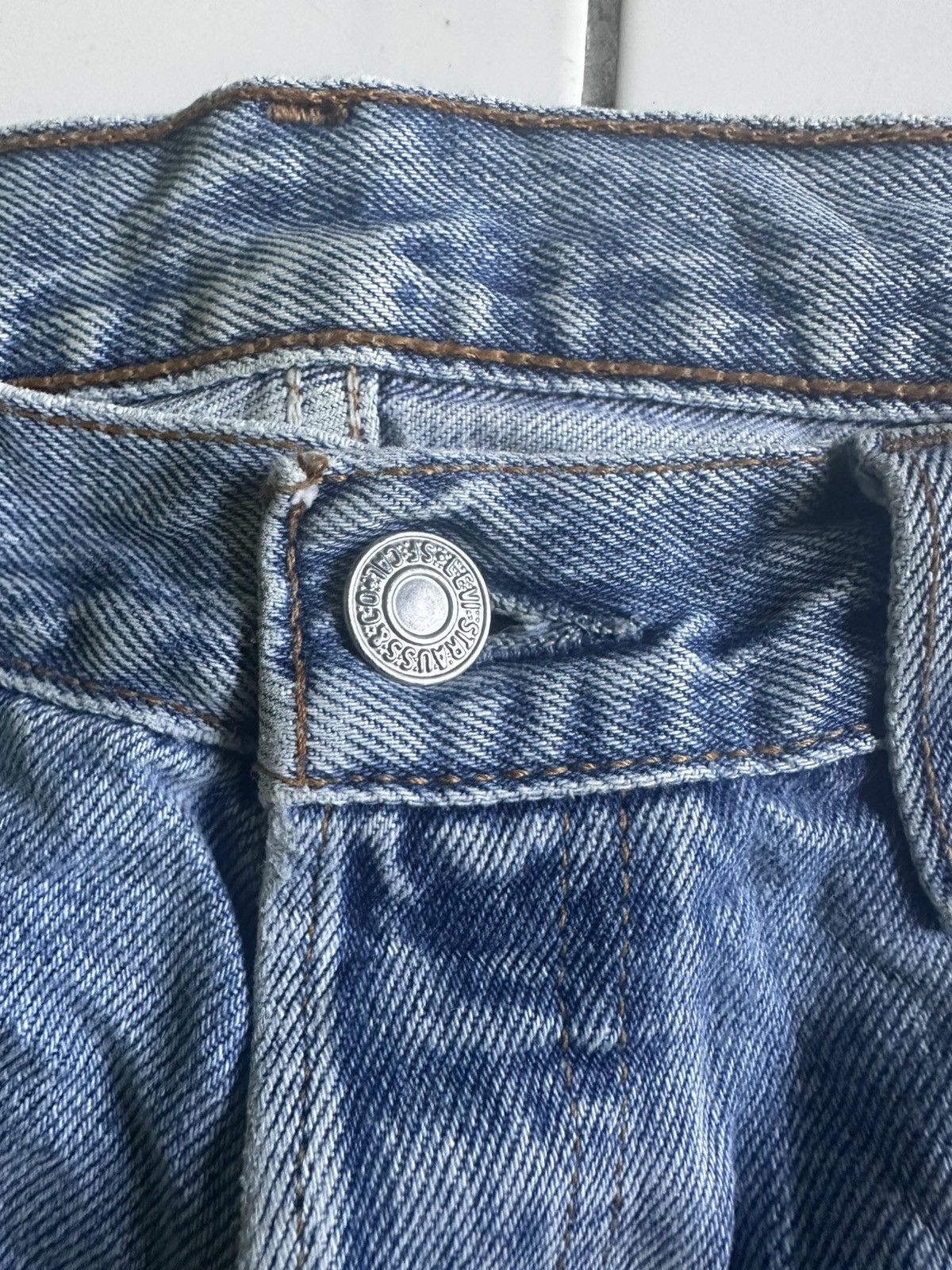Levi's Vintage Clothing Vintage Levis Distressed 505 colour nice Size US 32 / EU 48 - 6 Thumbnail