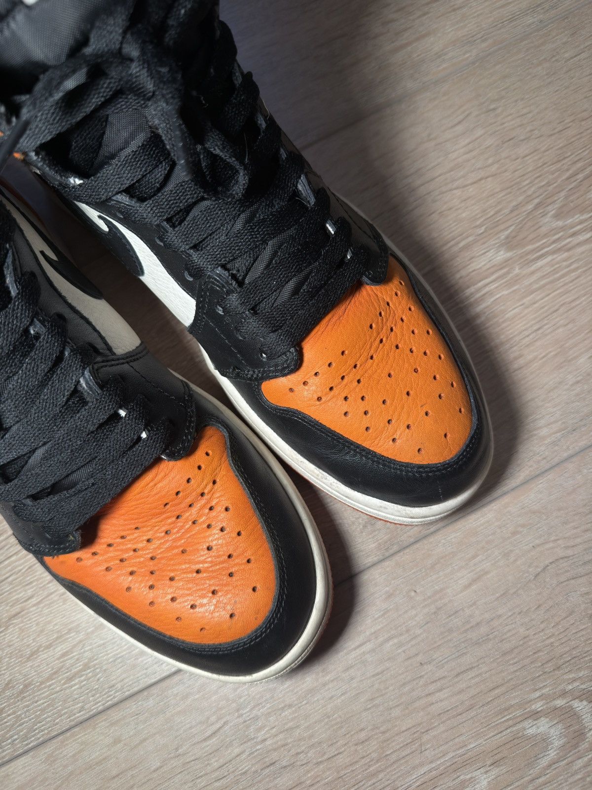 Jordan Brand Air Jordan 1 Shattered Backboard 2015 Size US 10 / EU 43 - 6 Thumbnail