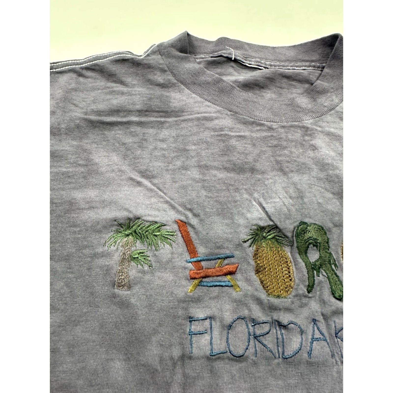 Vintage VINTAGE Florida Keys Shirt Mens M Gray Crew Neck Single Stitch Short Sleeve Size US M / EU 48-50 / 2 - 3 Thumbnail