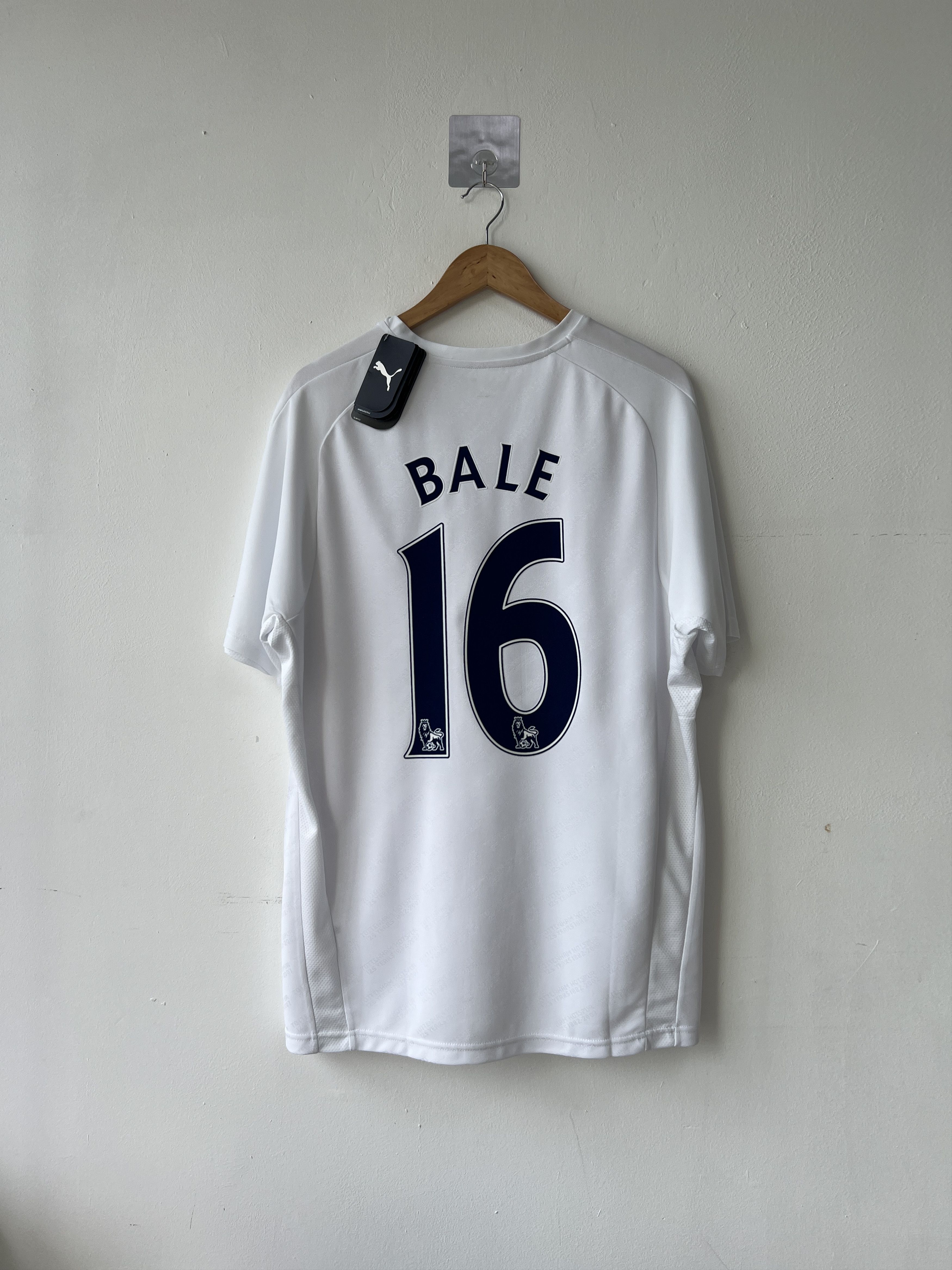Puma (L) Tottenham Spurs 2007-08 Home Kit Bale #16 (NEW) Size US L / EU 52-54 / 3 - 1 Thumbnail