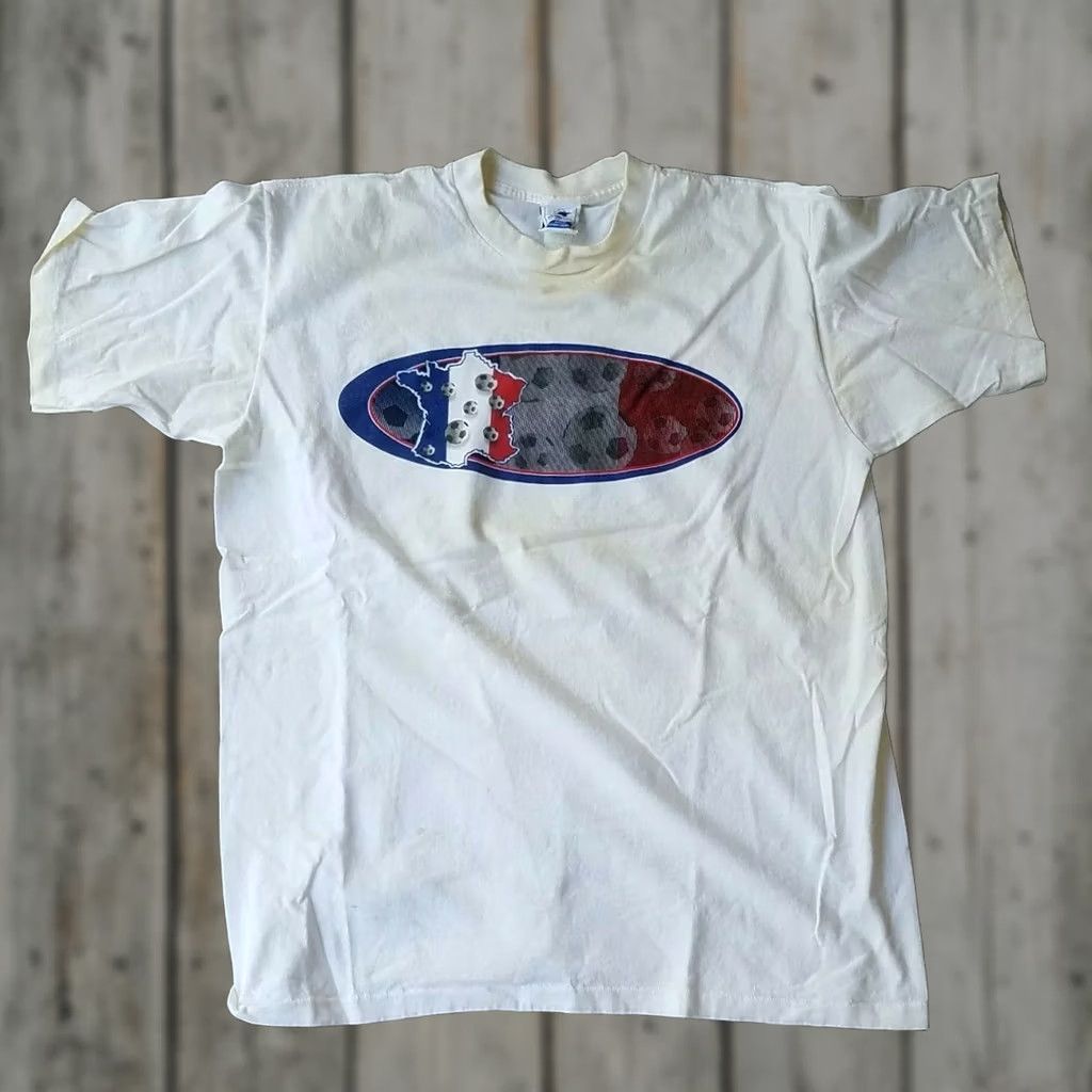 Vintage VINTAGE Official Licensed World Cup T Shirt 1998 Soccer France USA 2XL White Unisex Adults Short Sleeve 100% Cotton Mens Womens Boys Girls Size US XXL / EU 58 / 5 - 1 Thumbnail