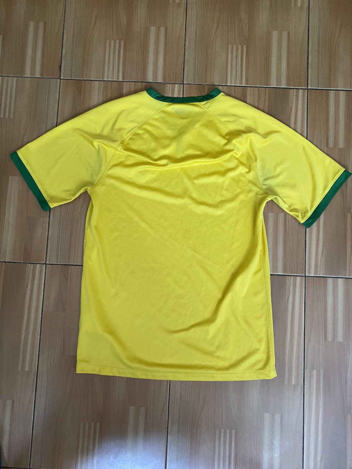 Nike Nike BRASIL 2014 2015 HOME FOOTBALL SHIRT SOCCER JERSEY Size US S / EU 44-46 / 1 - 5 Thumbnail