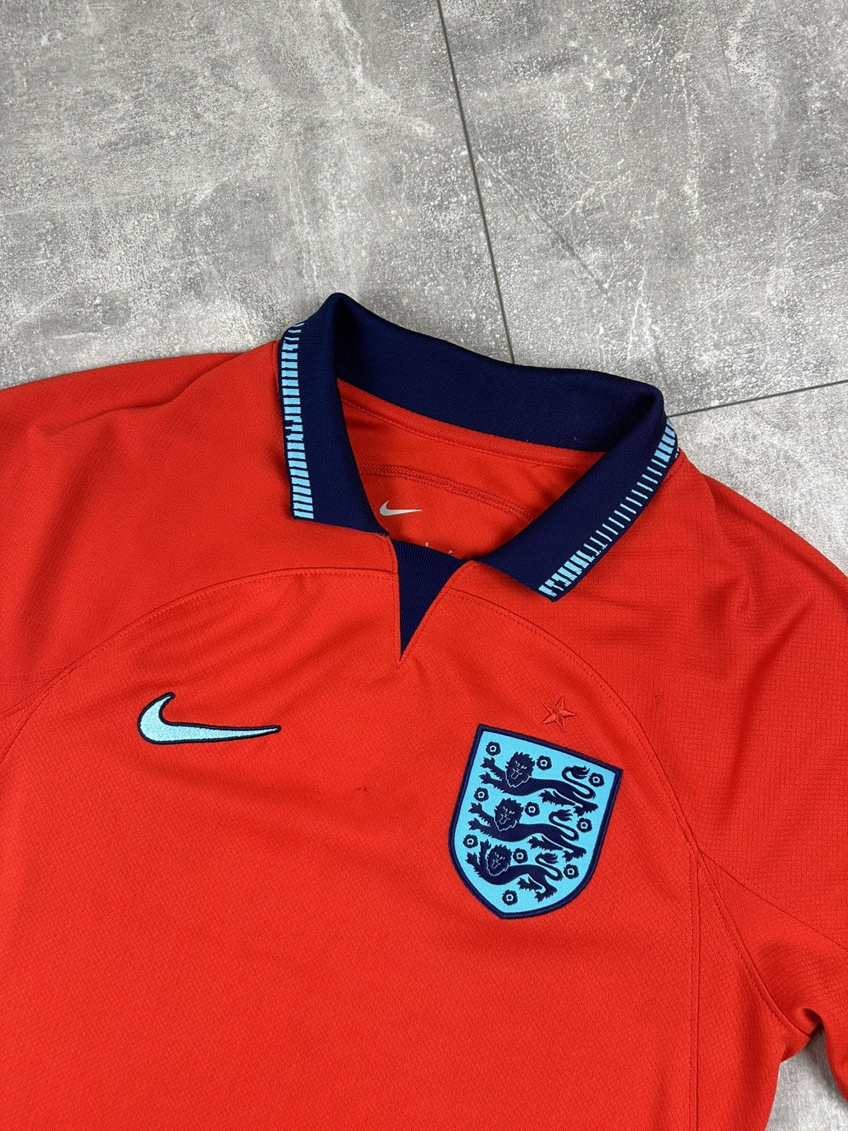 Nike Nike England 2022/23 Away Stadium Red National Team Jersey Size US S / EU 44-46 / 1 - 2 Thumbnail