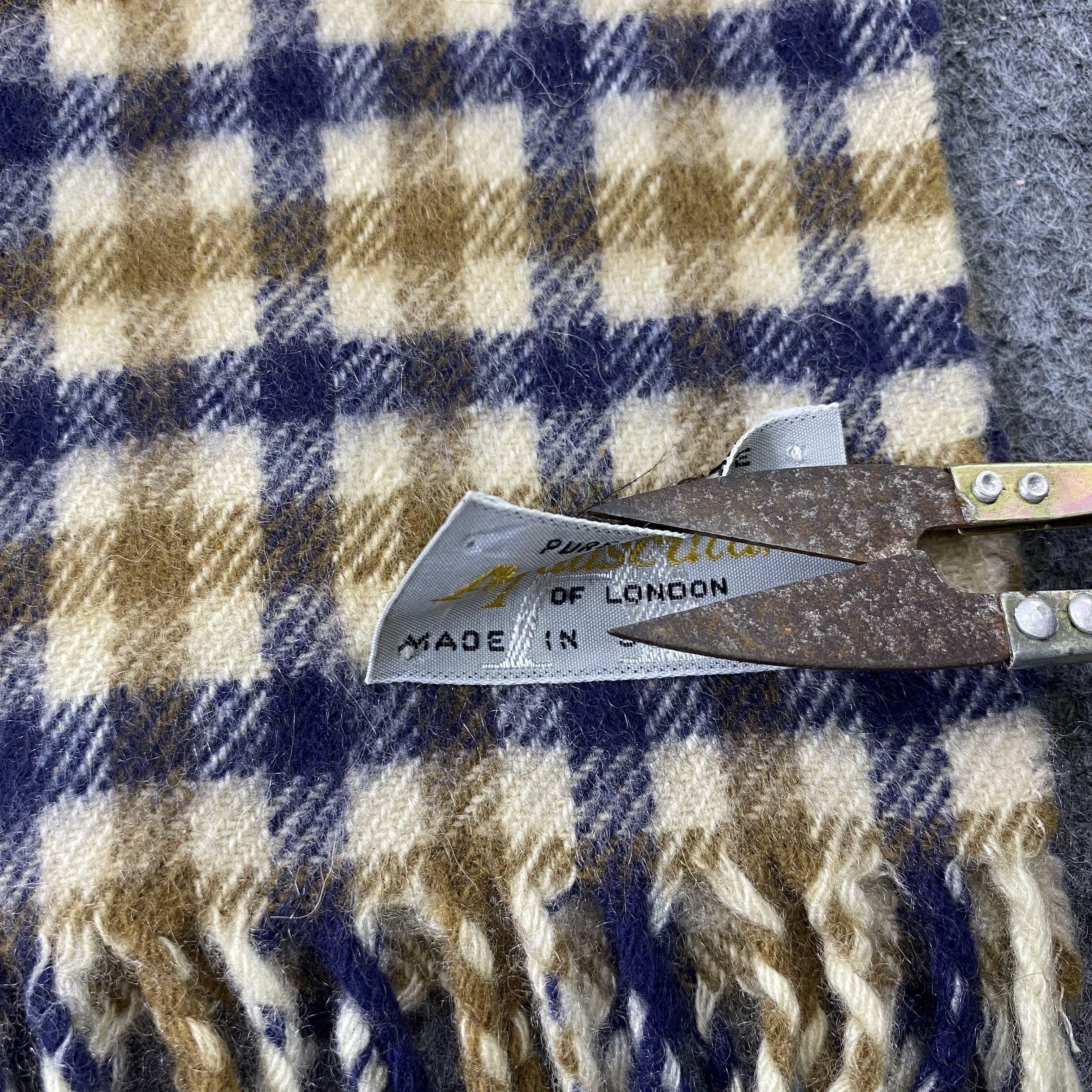 Aquascutum Aquasqutum Cashmere Muffler/ Scar / Neckwear -T1386 Size ONE SIZE - 6 Thumbnail