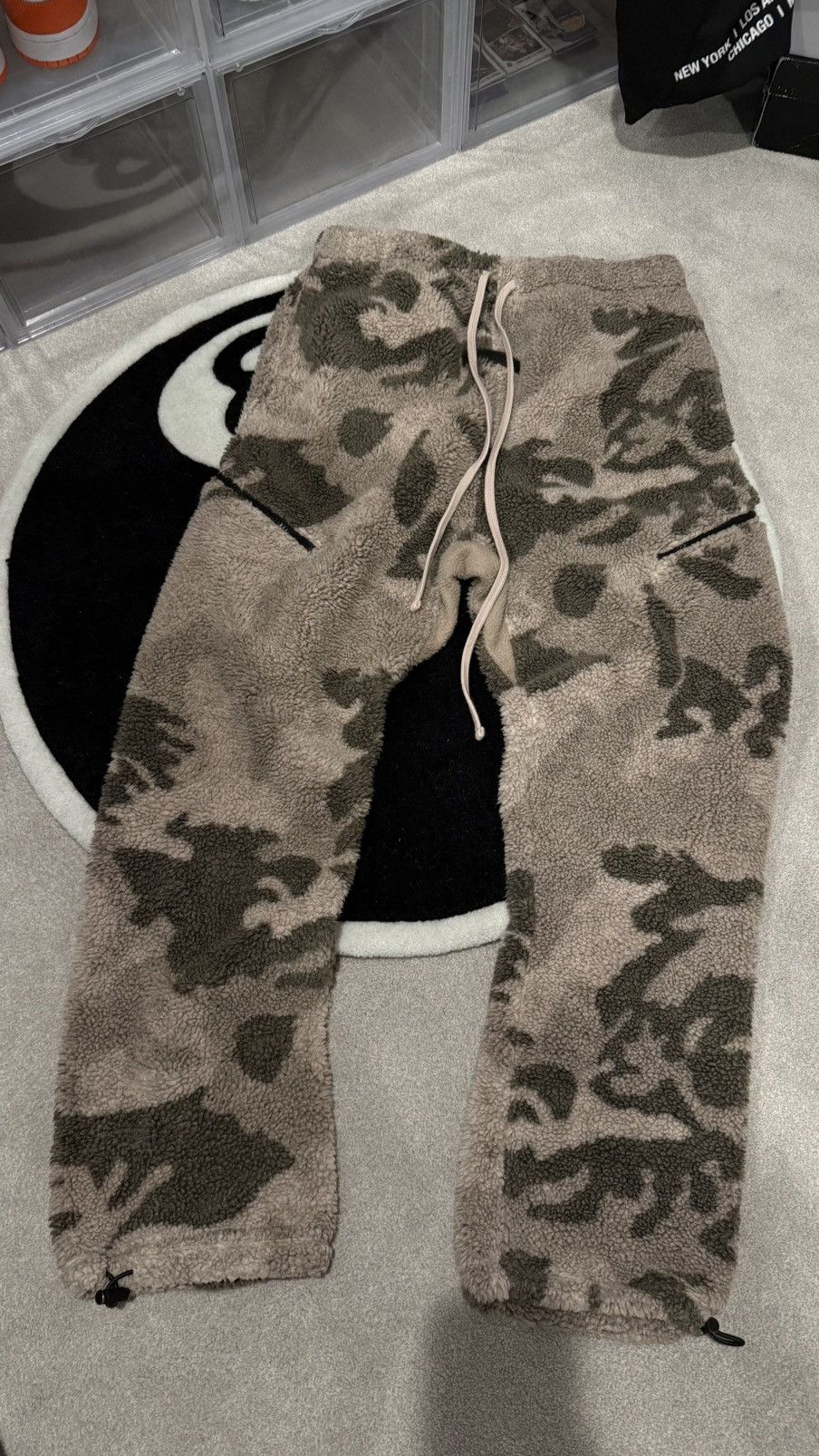 Essentials Camo Fear Of God Essentials Fleece Sweatpants Size US 33 - 1 Thumbnail