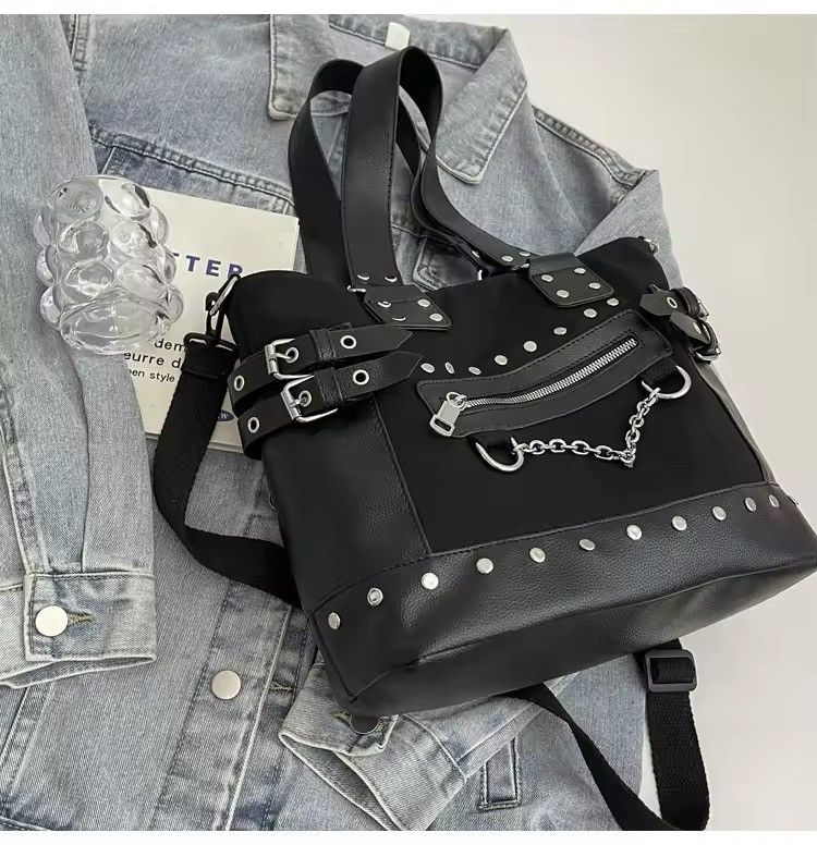 Other Gothic Pink Rhinestone Chain Capacity Women’s Shoulder Bag Size ONE SIZE - 5 Thumbnail