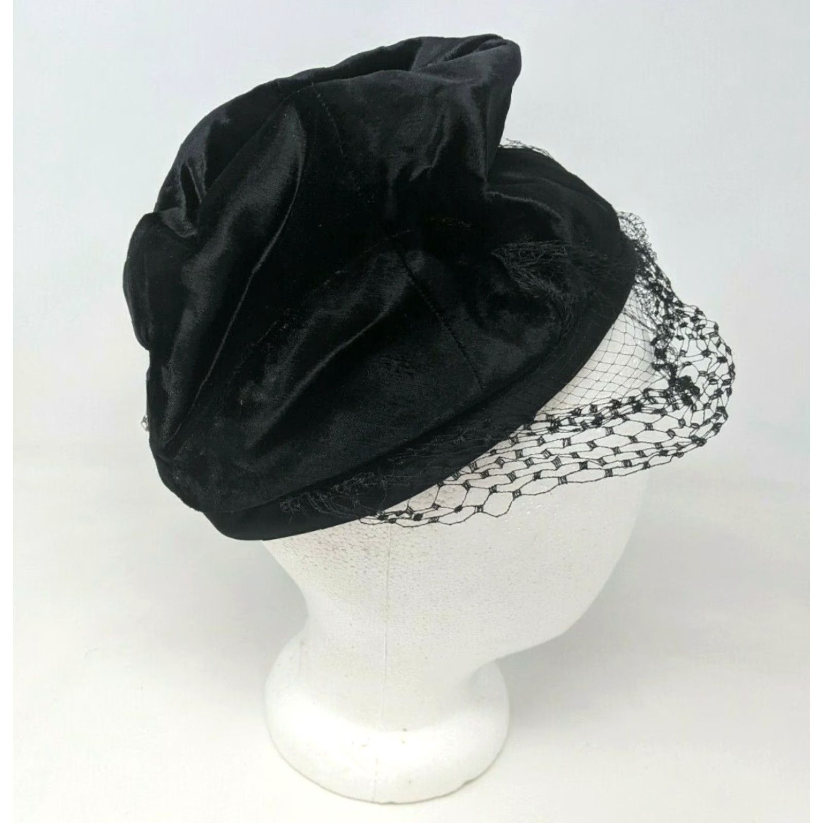 Vintage VTG G Howard Hodge Black Velvet Satin Veil Rhinestone Bow Women Cloche Hat Size ONE SIZE - 4 Thumbnail