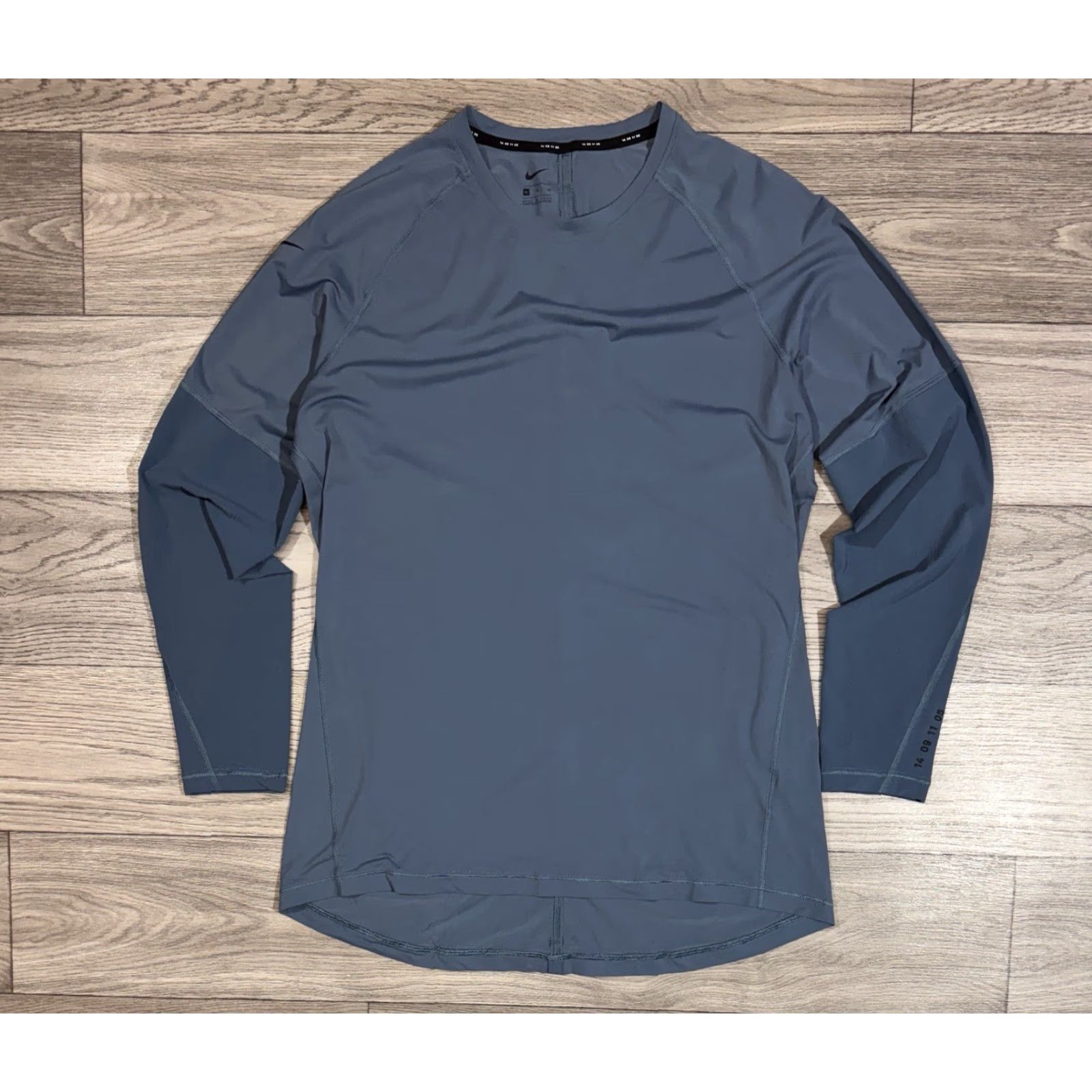 Nike NIKE Pro Tech Pack Long Sleeve Training Top Shirt XL Blue BQ0588-418 Pro Nike Mens Shirt Gym Training Activewear Size US XL / EU 56 / 4 - 2 Thumbnail