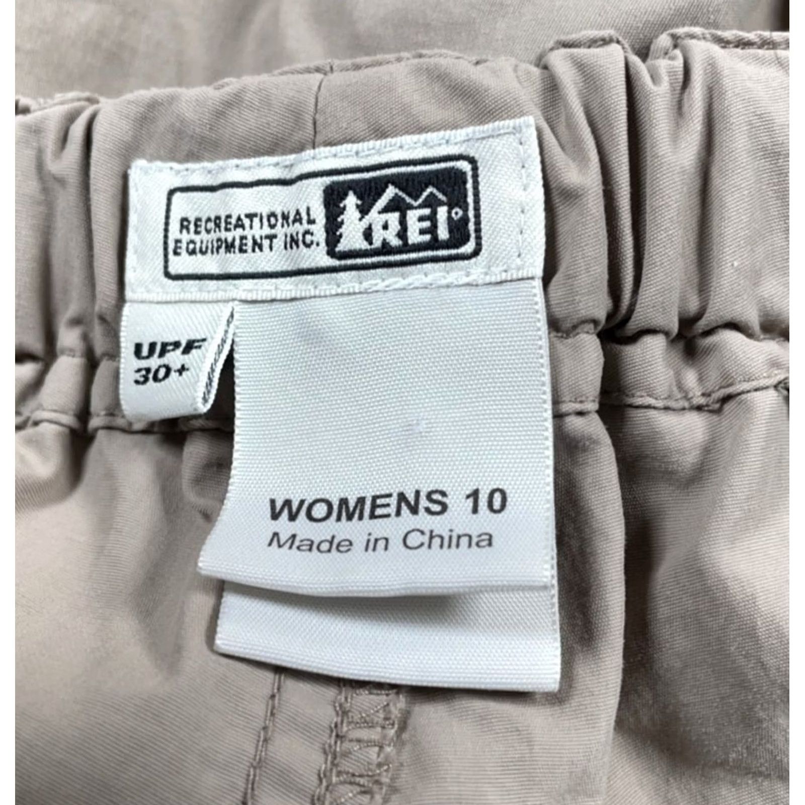 Vintage REI Co-Op Cargo Pants Women's 10 Beige Sahara Convertible Lightweight UPF 30+ Pants Women 10 Beige Sahara Convertible Lightweight UPF 30+ Size 32" / US 10 / IT 46 - 3 Thumbnail
