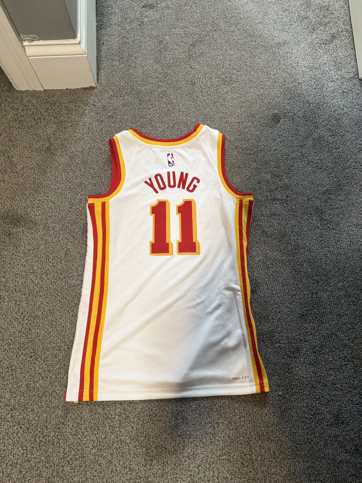 Nike Nike Atlanta Hawks Trae Young NBA Jersey Size US S / EU 44-46 / 1 - 2 Thumbnail