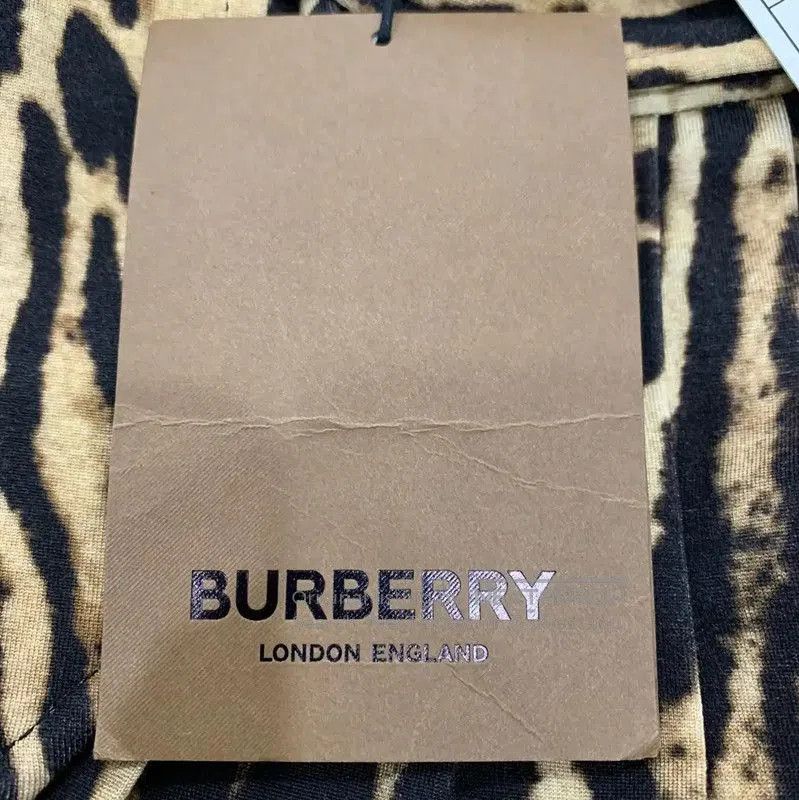 Burberry Burberry Colorful Silk Women's Skirt. Size 22" - 5 Thumbnail