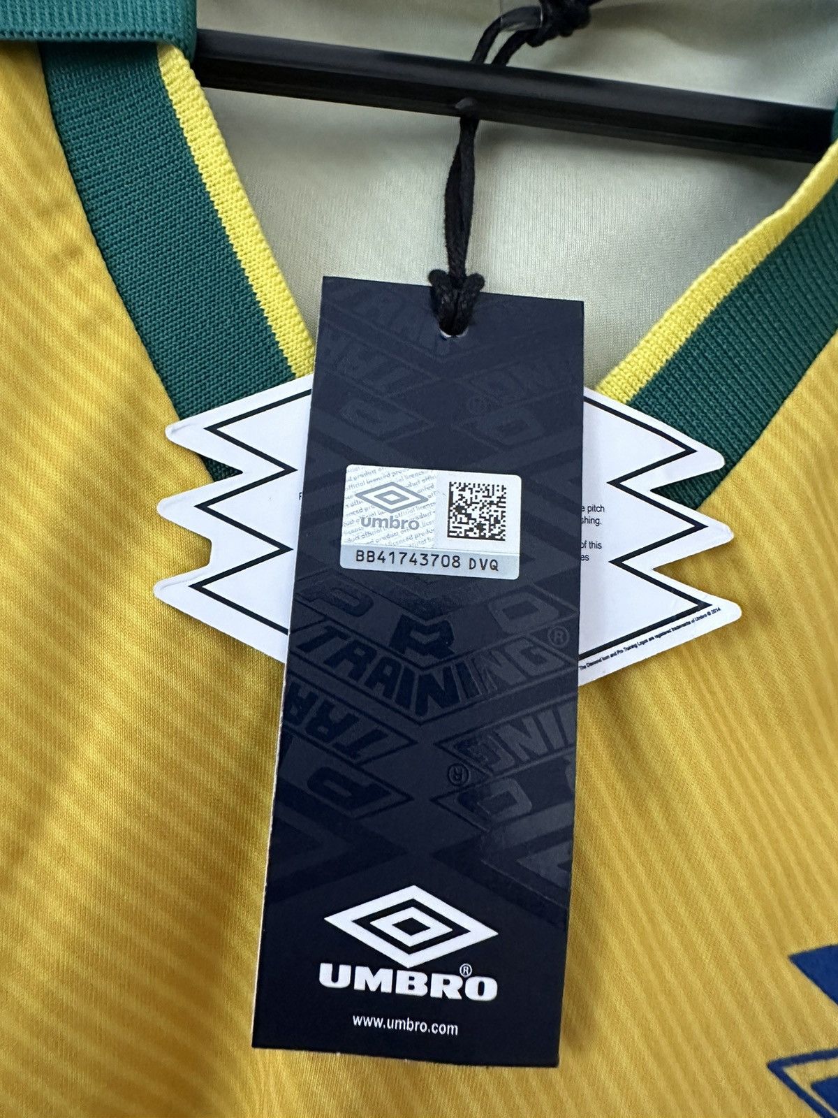 Vintage Umbro pro training yellow Brazil rare polo big logo