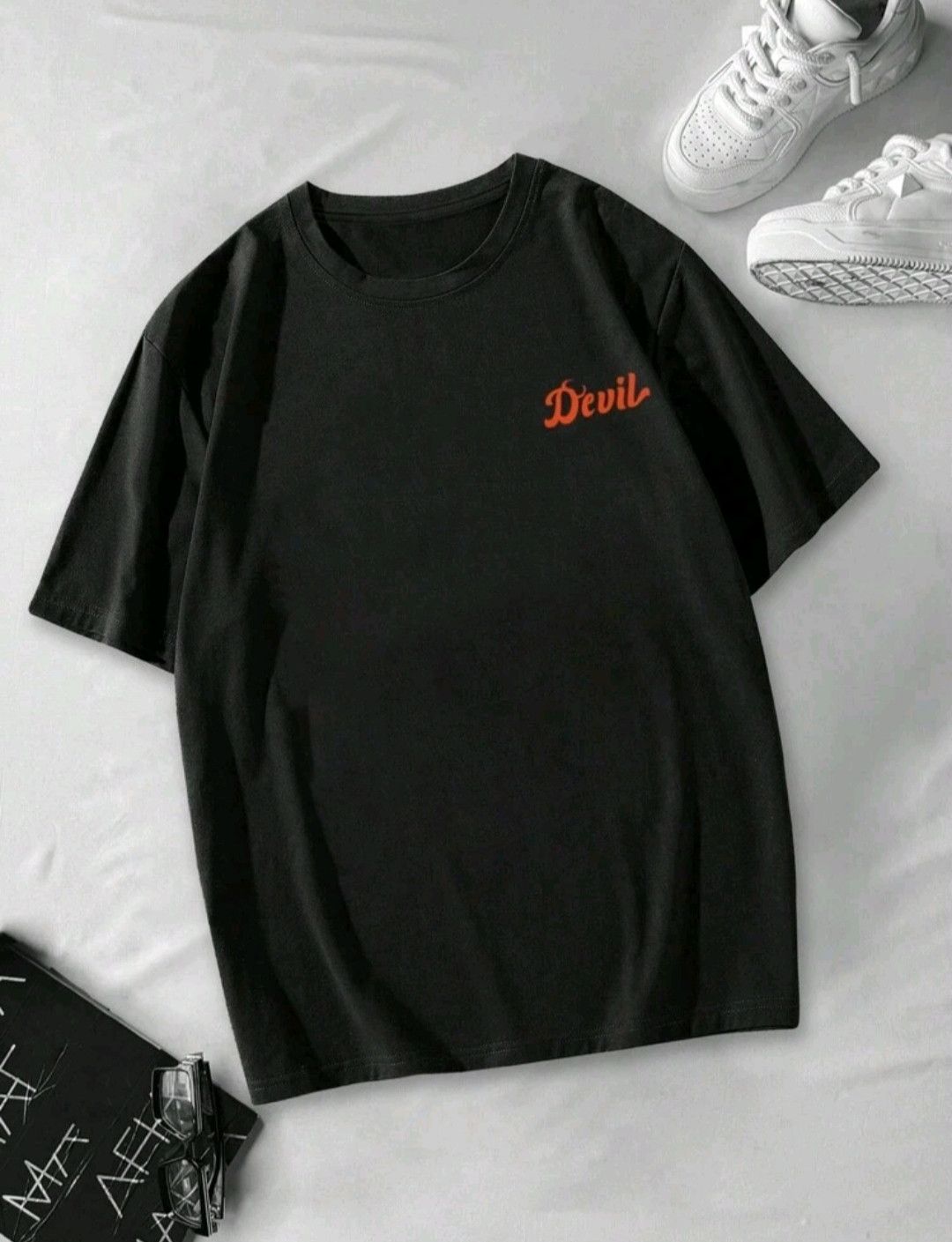 Japanese Brand Devil in Red Statement Tee Size US M / EU 48-50 / 2 - 2 Thumbnail