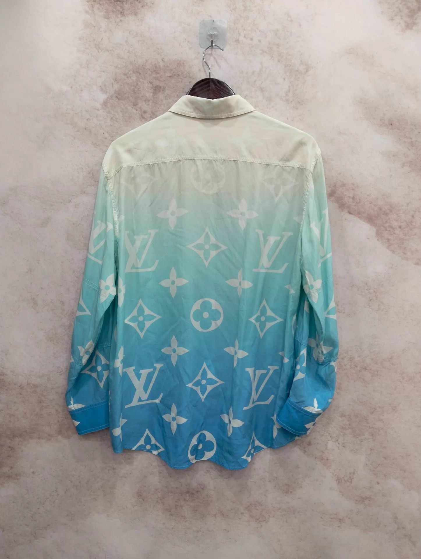 Louis Vuitton LV Gradient Print Long Sleeve Shirt 40 Size M / US 6-8 / IT 42-44 - 2 Thumbnail