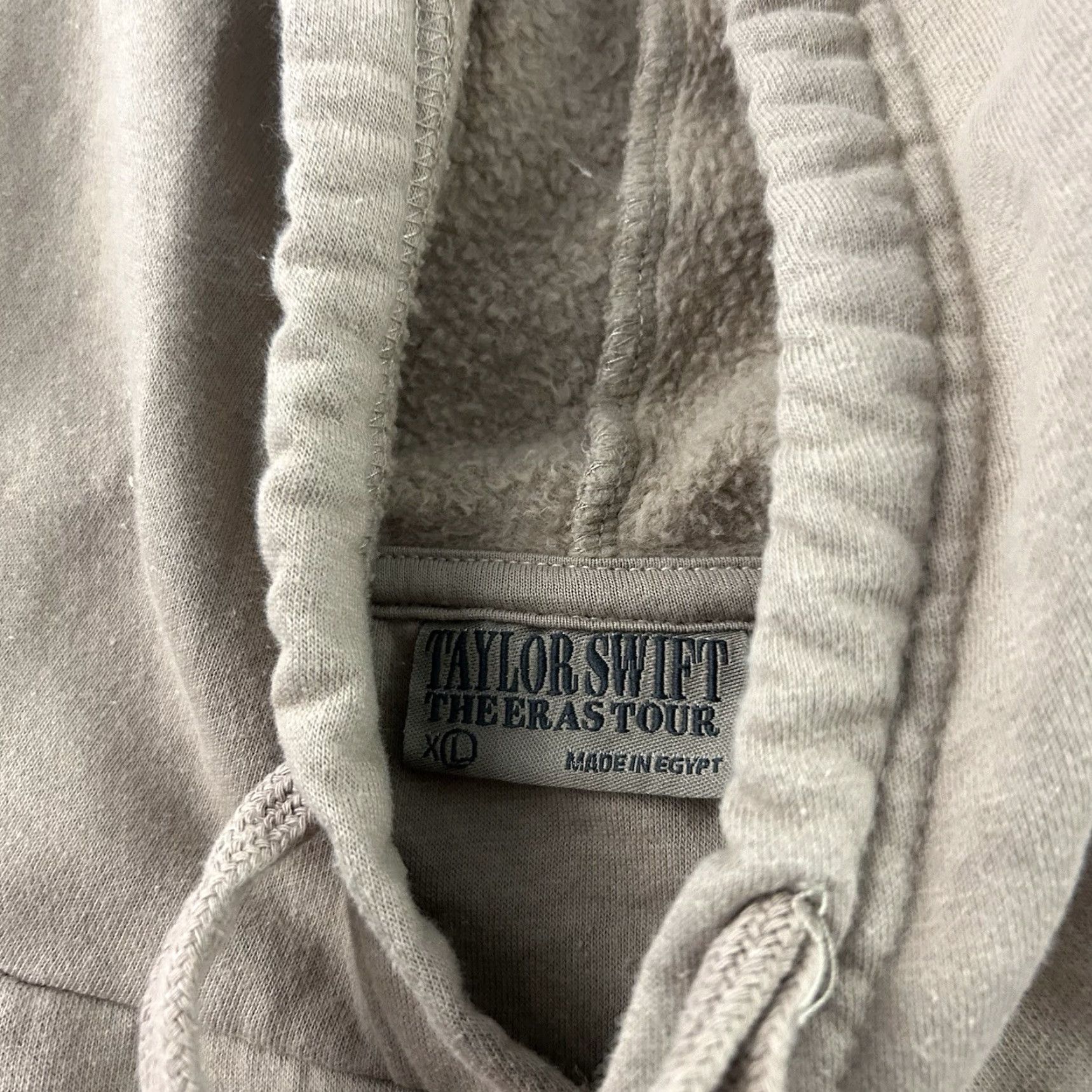 Vintage Taylor Swift Eras Tour Official Merch Hoodie Men's XL Brown Shirt Mens XL Brown Taylor Swift Eras Tour Official Merch Pullover Hoodie Sweatshirt Size US XL / EU 56 / 4 - 3 Thumbnail