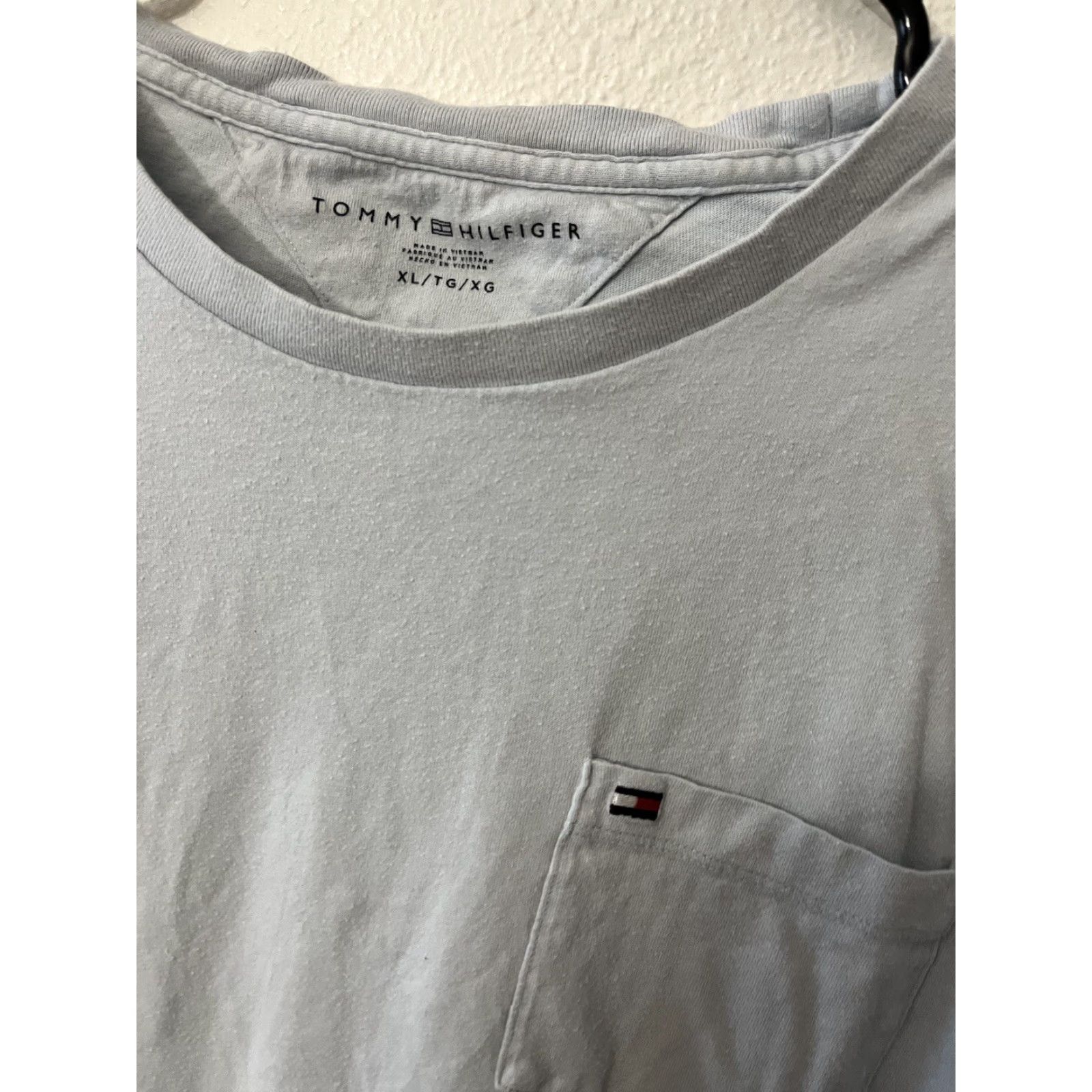 Tommy Hilfiger Tommy Hilfiger Mens T-Shirt XL Crew Neck Short Sleeve Blue Solid Pocket Logo Size US XL / EU 56 / 4 - 3 Thumbnail