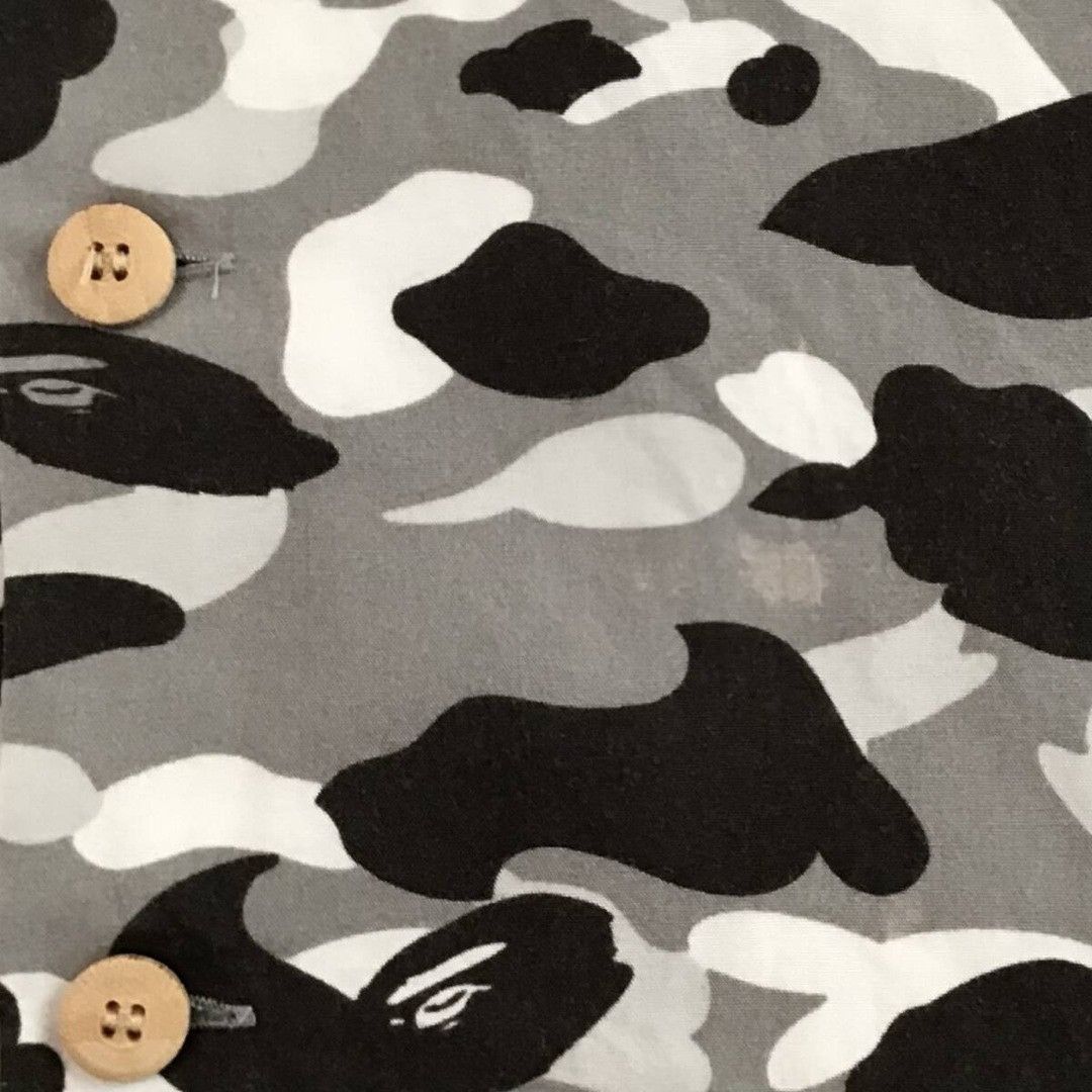 Bape 🔥Vintage🔥 BAPE CAMO Aloha Shirt a bathing ape NIGO Size US S / EU 44-46 / 1 - 5 Thumbnail