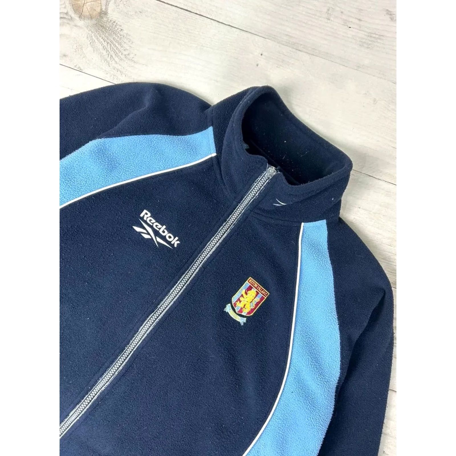 Reebok VINTAGE Reebok Aston Villa 1999 2000 Training Fleece Jacket Men M Blue Size US M / EU 48-50 / 2 - 2 Thumbnail