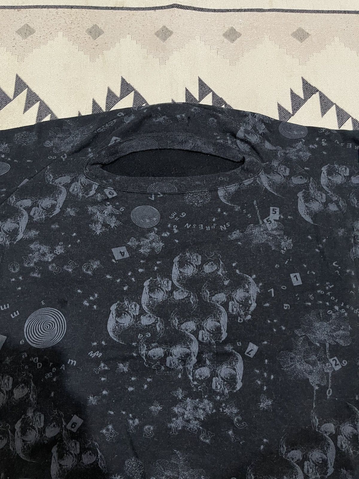 Hysteric Glamour 90s HYSTERIC GLAMOUR FULLPRINT SKULL RARE SWEATSHIRT Size ONE SIZE - 11 Thumbnail