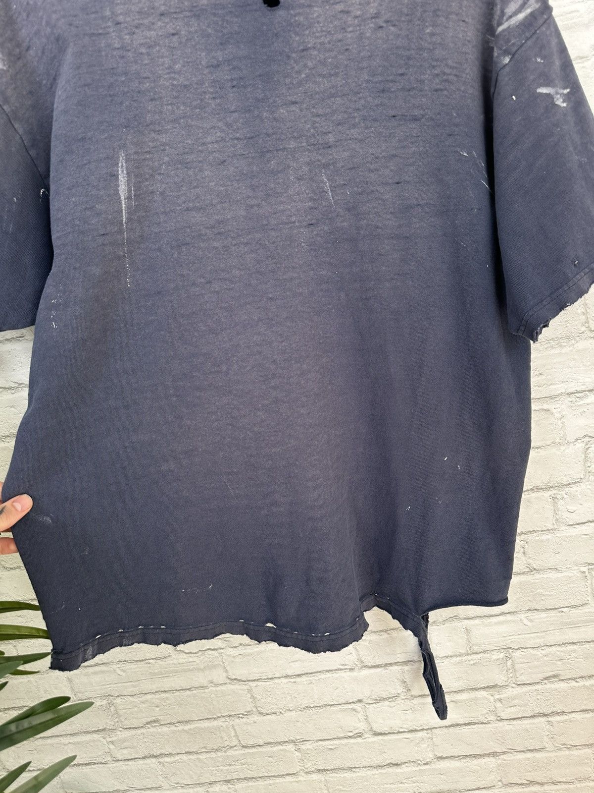Champion (XL) PAINT THRASHED DESTROYED Vintage Champion T Shirt Size US XL / EU 56 / 4 - 13 Thumbnail