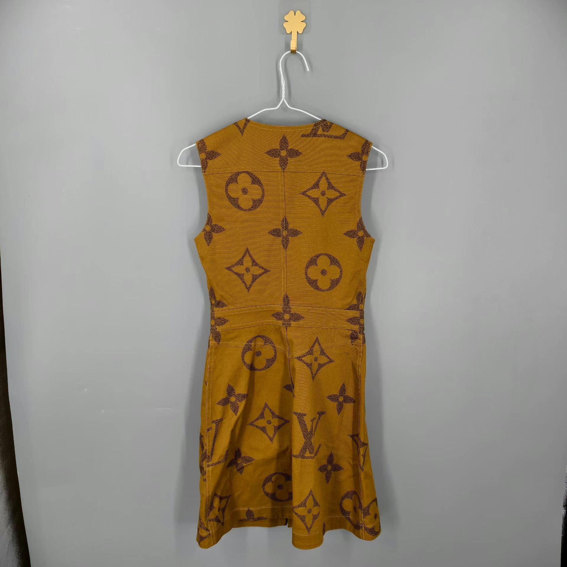 Louis Vuitton Louis Vuitton Monogram Sleeveless Dress Brown 34 Size XS / US 0-2 / IT 36-38 - 2 Thumbnail