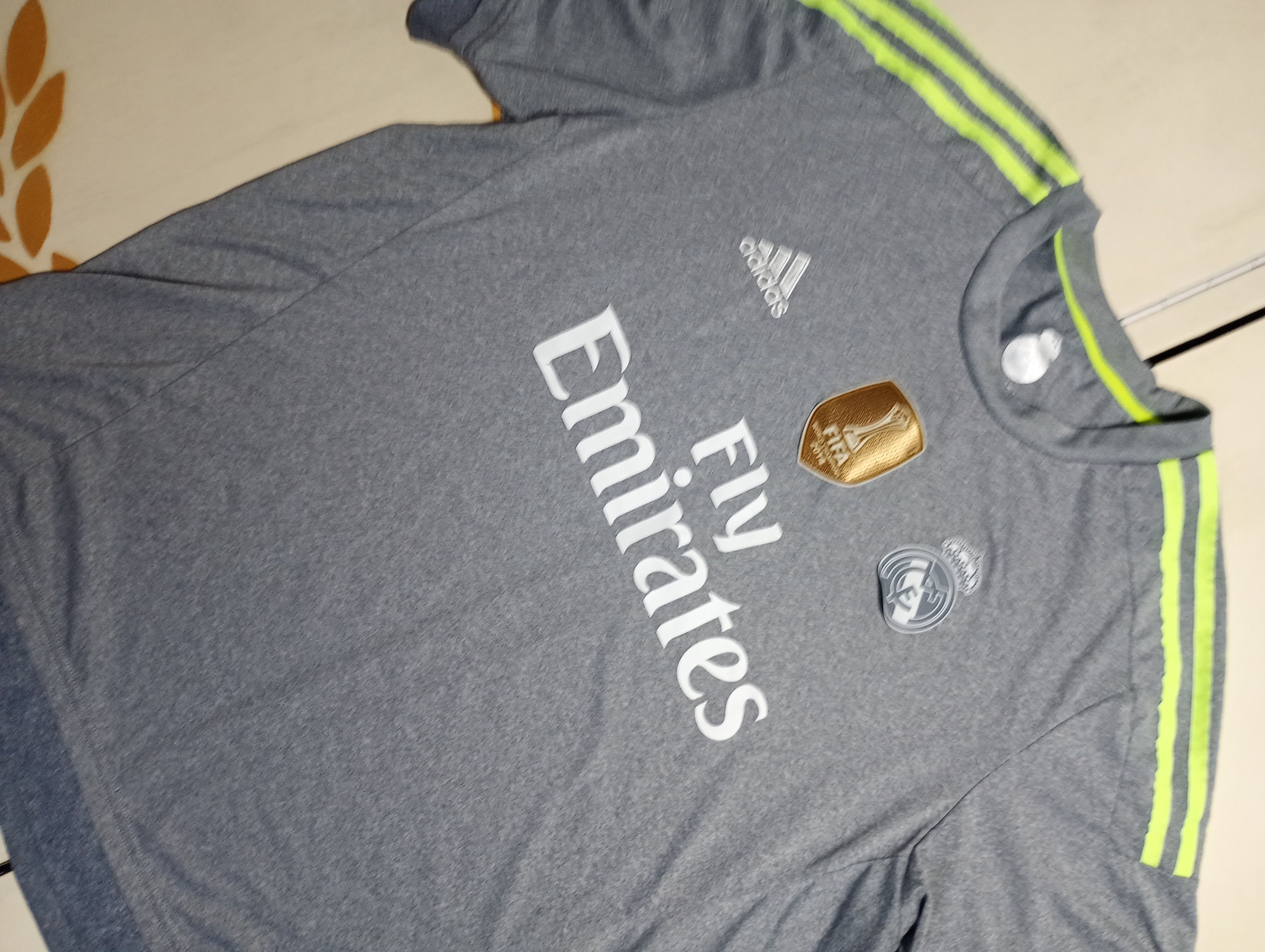 Adidas Adidas Real Madrid Jersey World Cup Winner Logo 2015-16 Size US XL / EU 56 / 4 - 5 Thumbnail