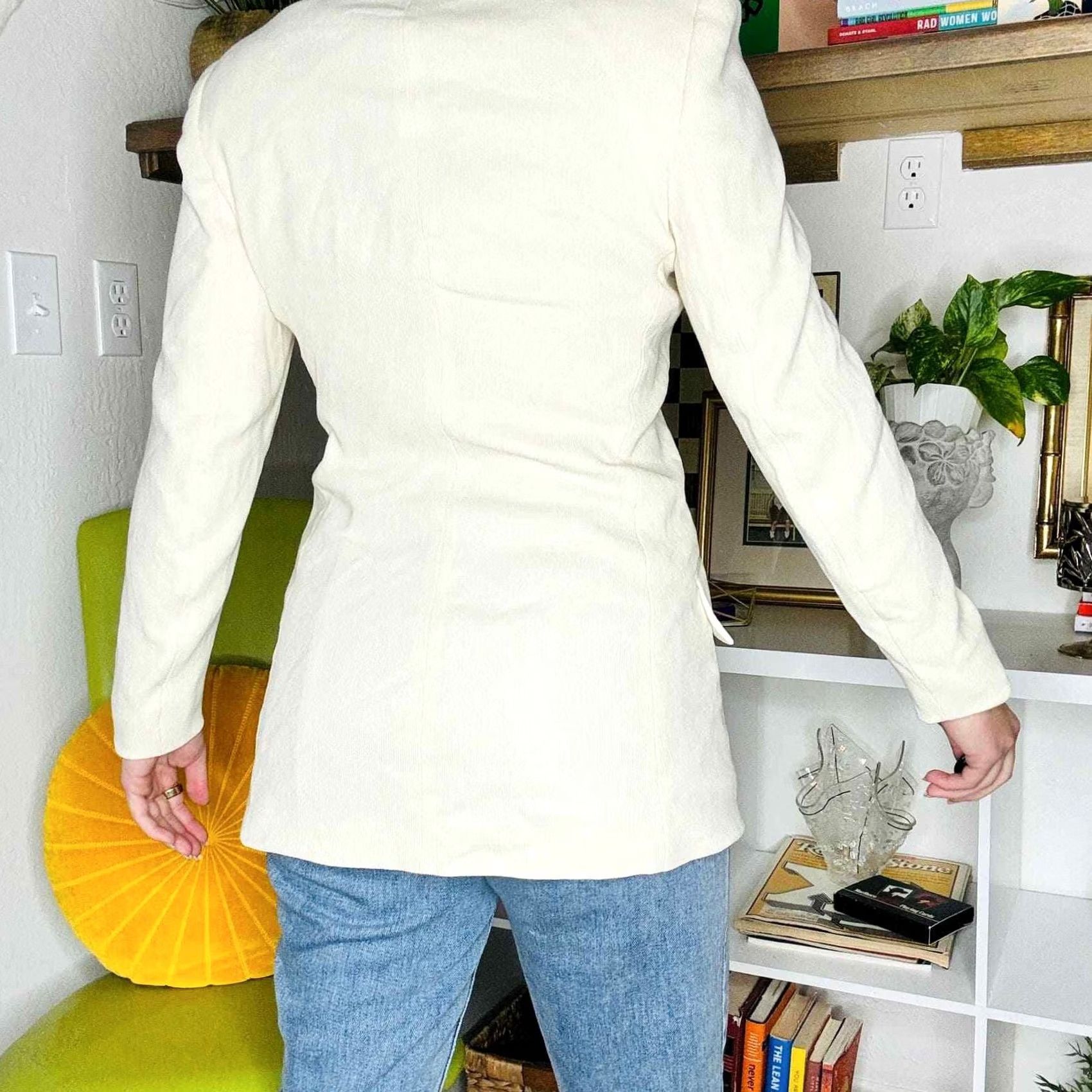 Jones New York VINTAGE Jones New York Blazer Women's Padded Fitted Ivory Cream 6 Blazer Womens 90s Retro Business Jacket Size M / US 6-8 / IT 42-44 - 3 Thumbnail