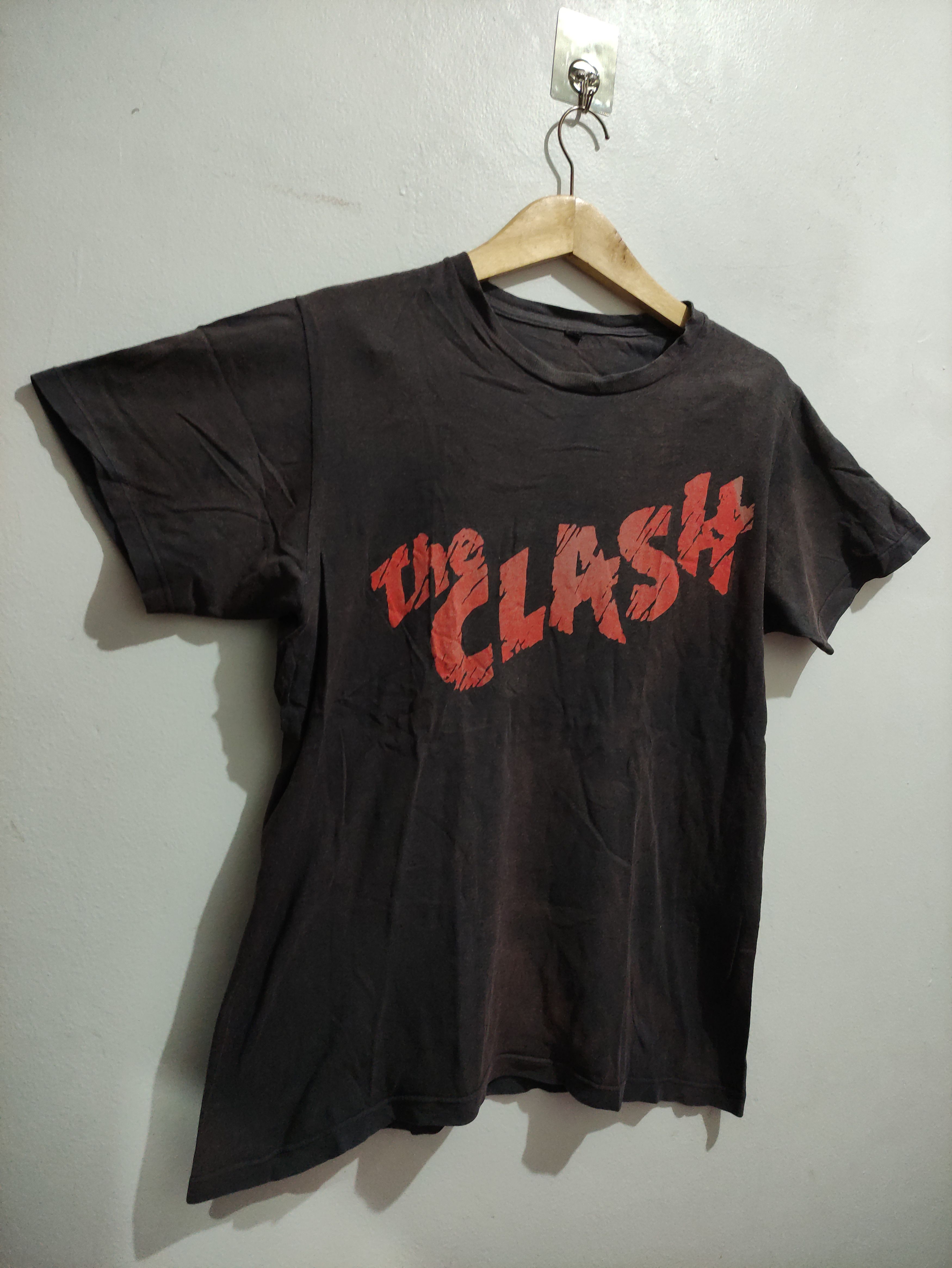 Band Tees The Clash © 2013 Red Big Logo Size US M / EU 48-50 / 2 - 7 Thumbnail
