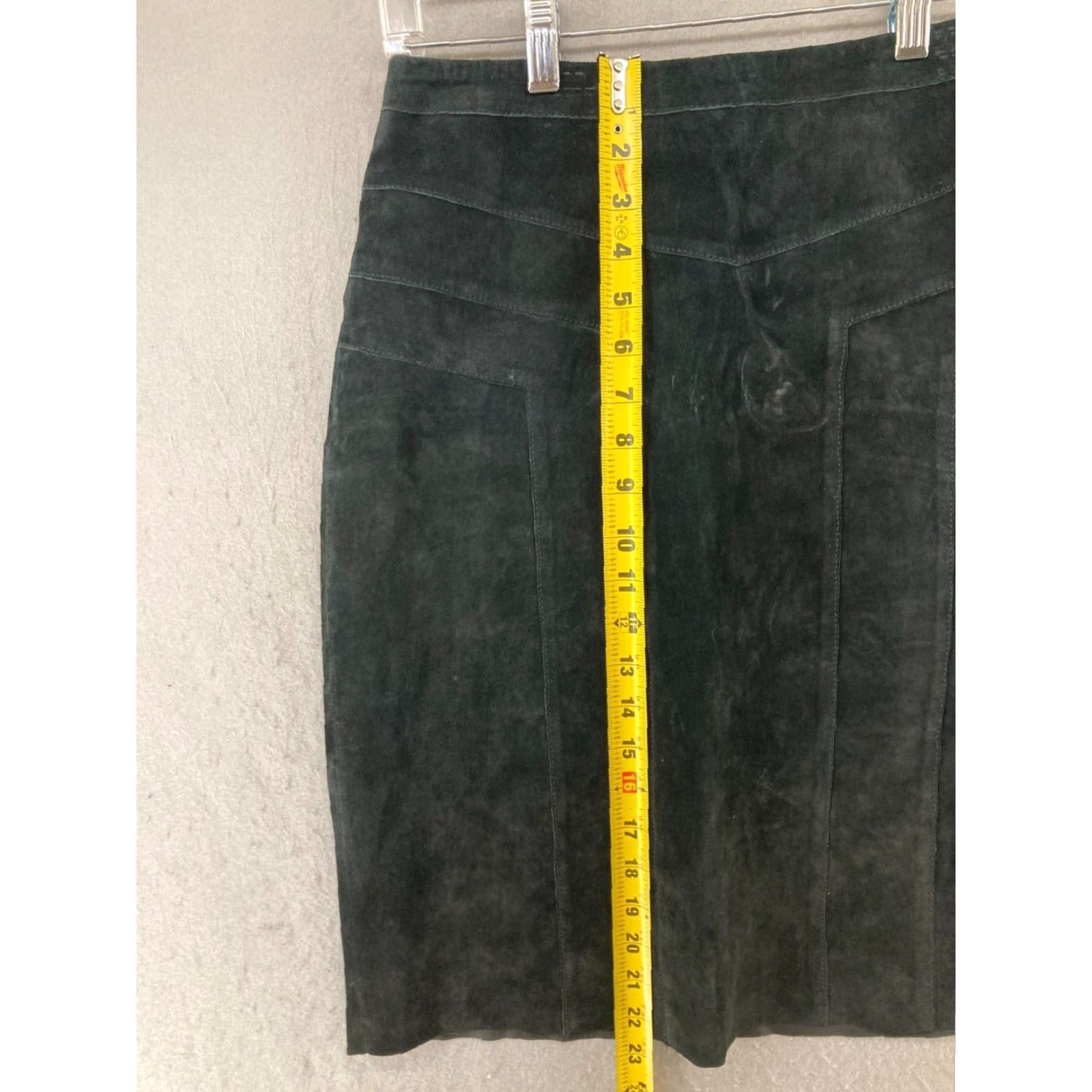 Alfani VINTAGE Alfani Leather Skirt Women Medium Black Knee Length Pencil & Straight Style 90s Fall Winter Size 28" / US 6 / IT 42 - 4 Thumbnail