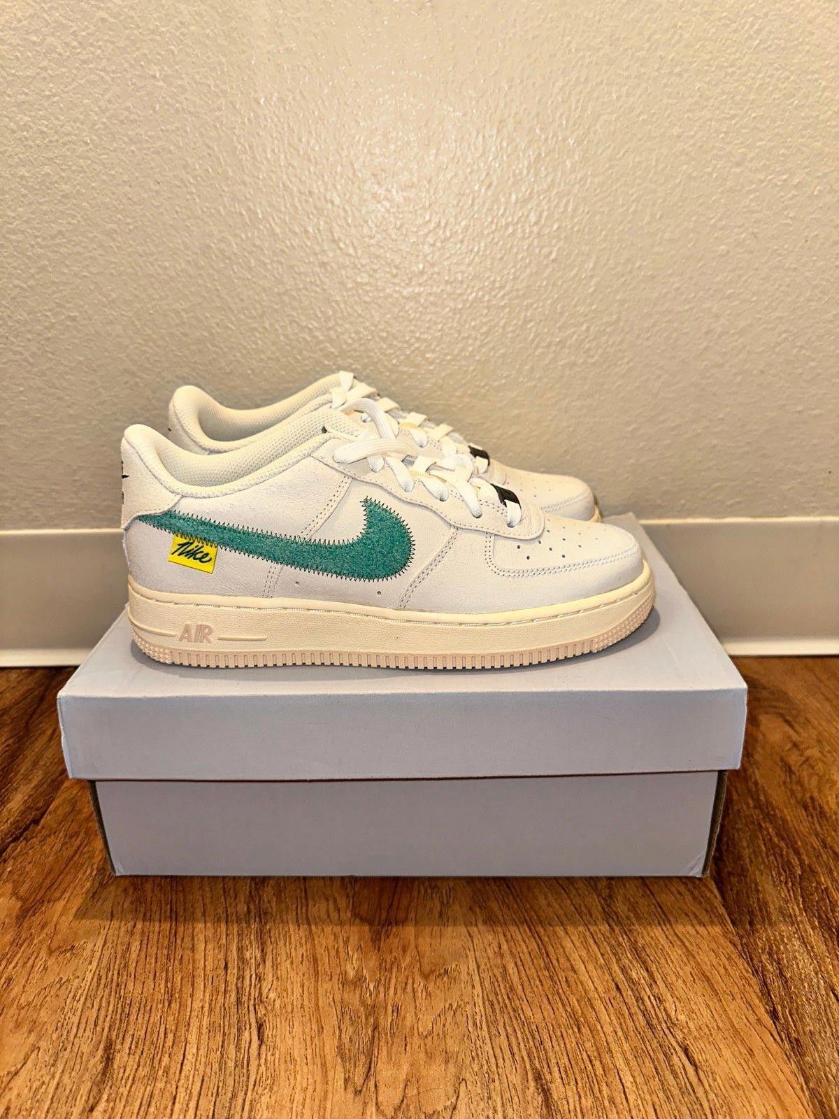 Nike Nike Air Force 1 Low Test of Time Sail Green (GS) Size US 5 / EU 37 - 1 Thumbnail