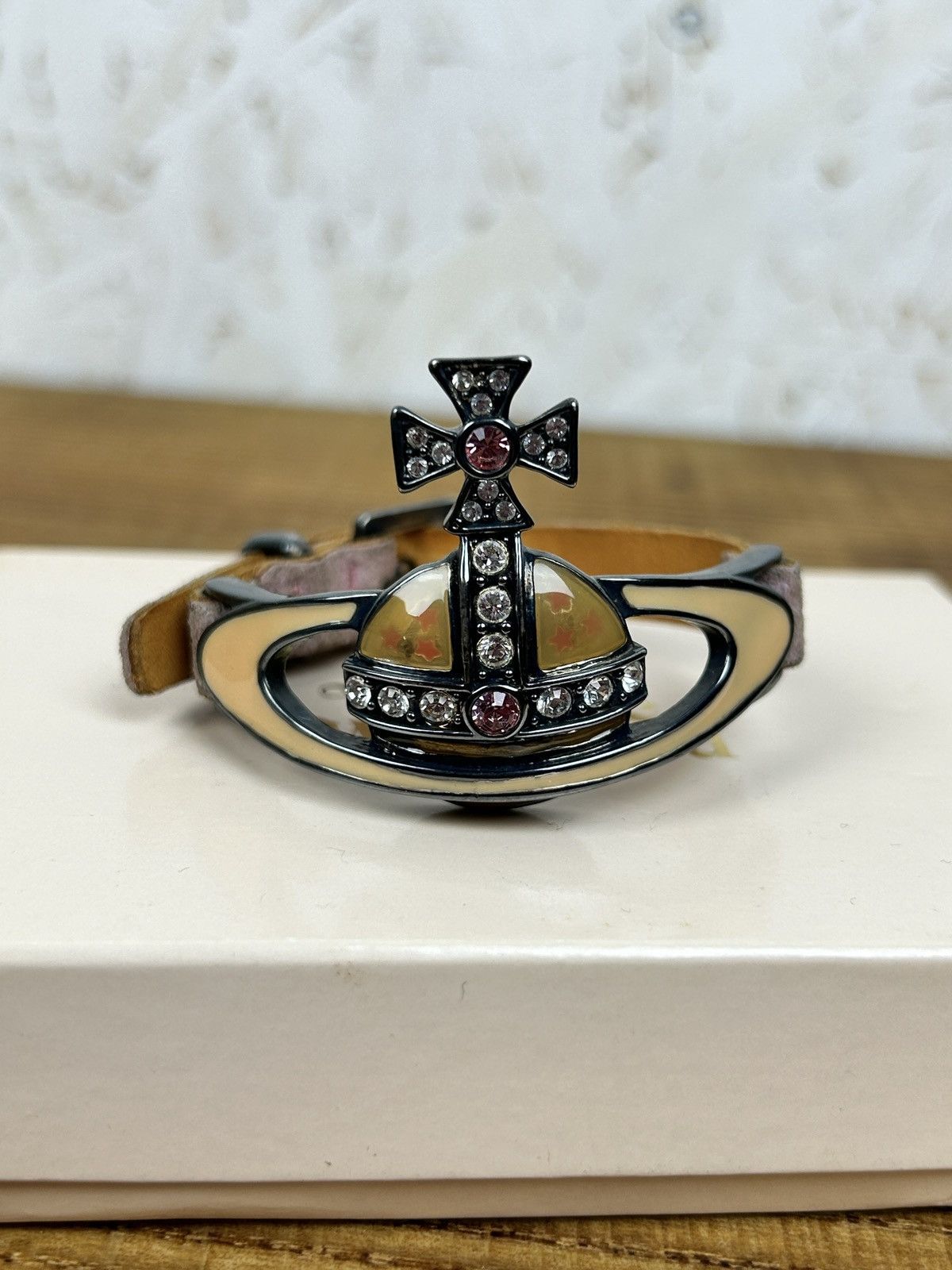 Vivienne Westwood 90s Vivienne Westwood 1996 Rosa Strass Orb Leather Bracelet Size ONE SIZE - 2 Thumbnail