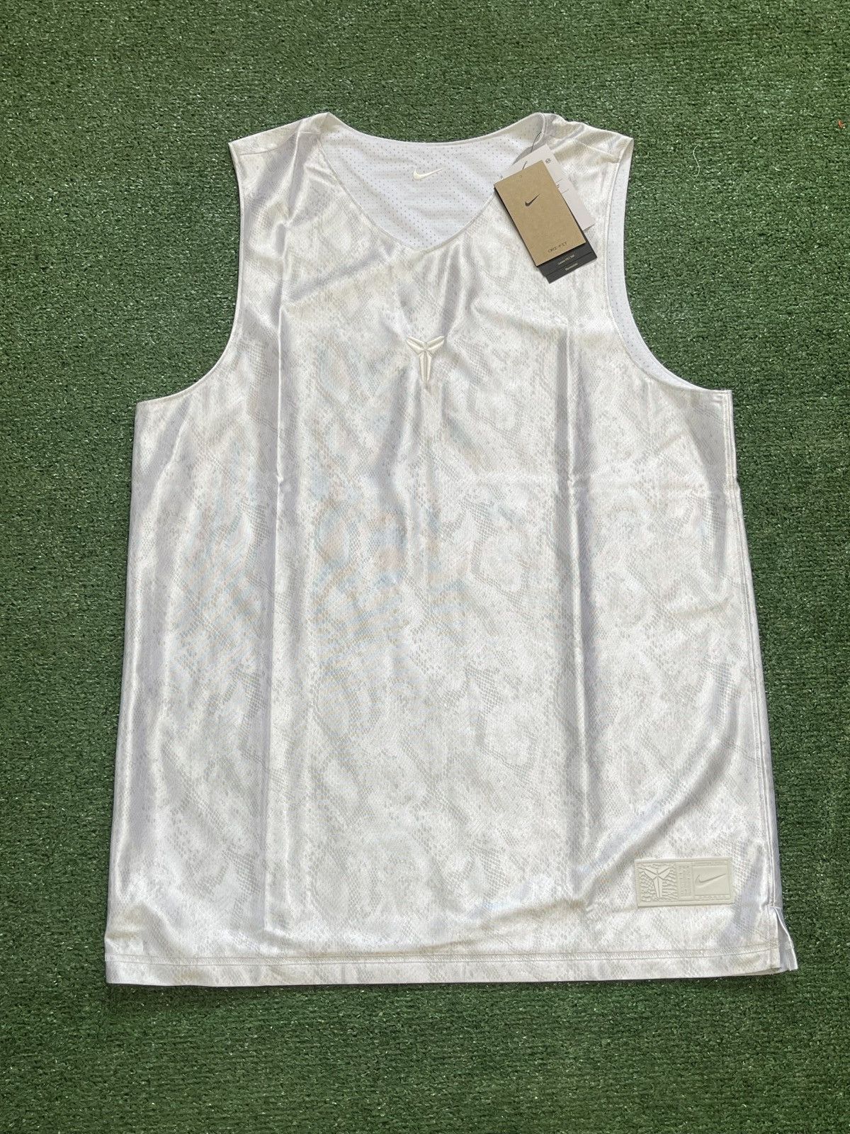 Nike Nike Kobe Bryant Mamba Dri-FIT White Reversible Jersey Size US XL / EU 56 / 4 - 1 Thumbnail