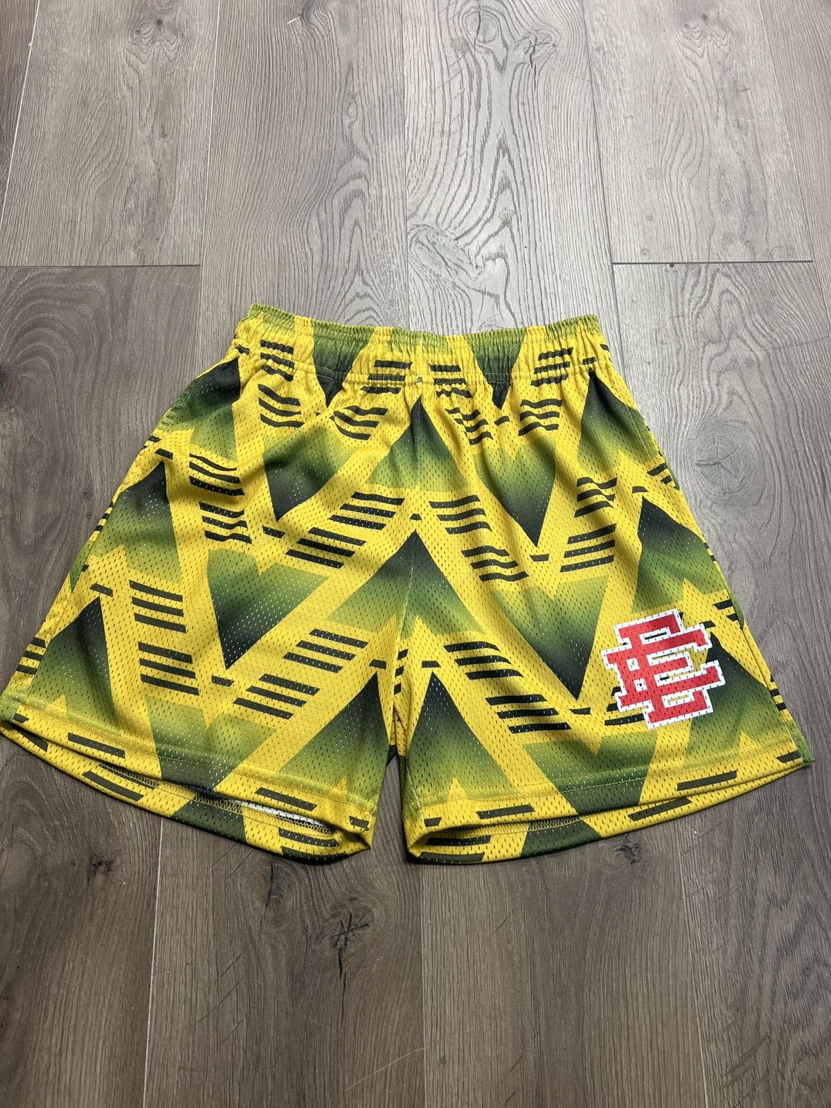 Eric Emanuel Eric Emanuel Basic Shorts Yellow Green Size US 32 / EU 48 - 1 Thumbnail