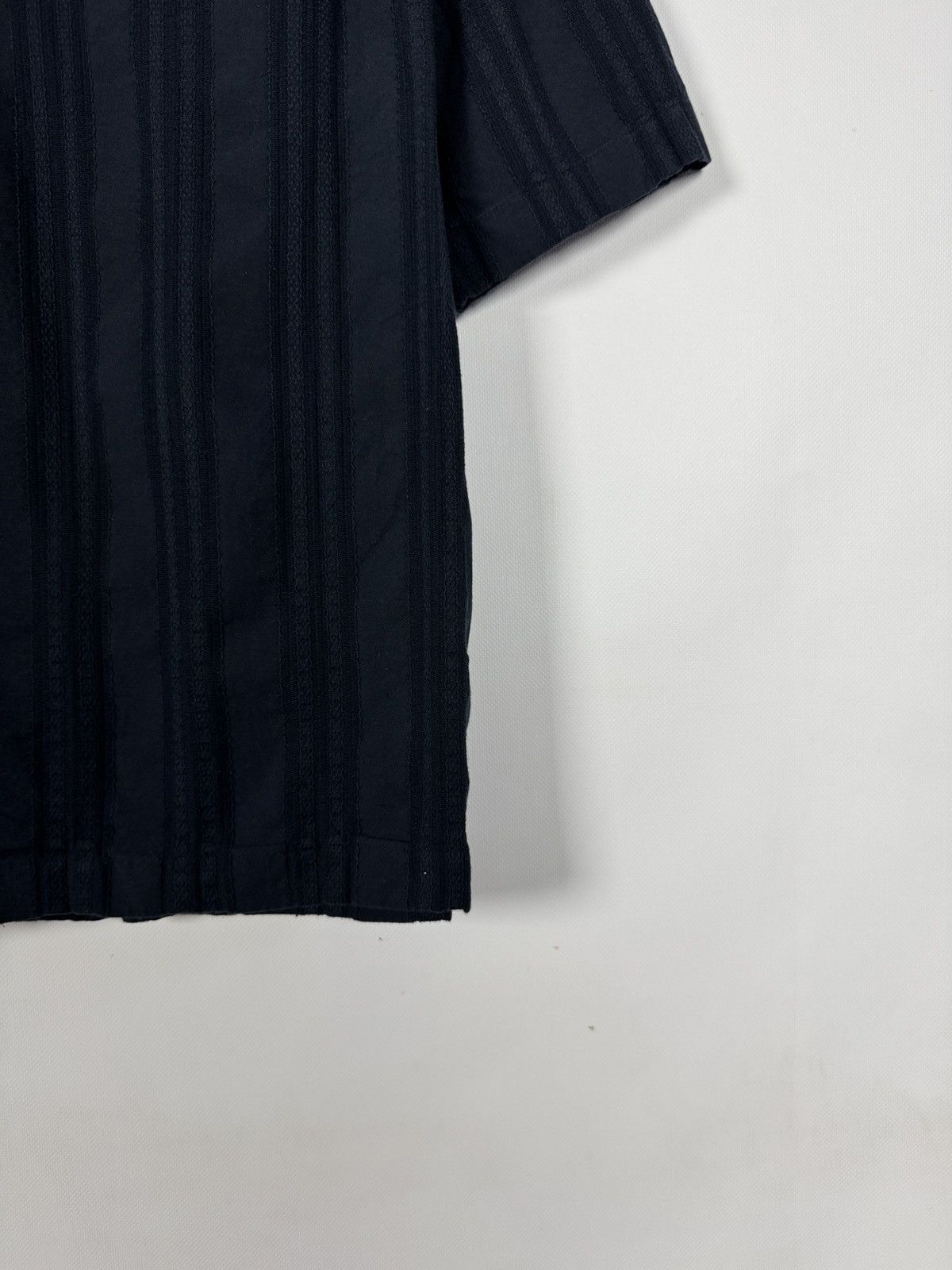Cos COS Textured Stripe Short Sleeve Shirt Regular Fit Size L Size US L / EU 52-54 / 3 - 14 Thumbnail