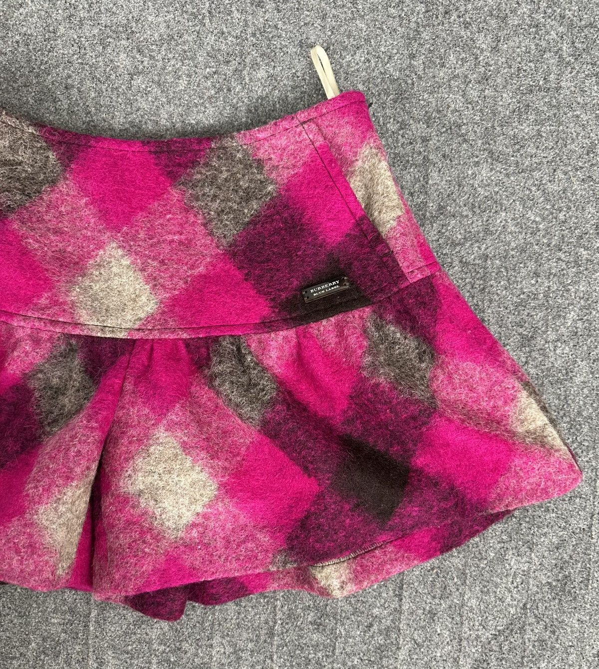 Burberry Burberry - Blue Label Vintage - Plaid Mohair Short/Skirt Size 25" / US 0 / IT 36 - 3 Thumbnail