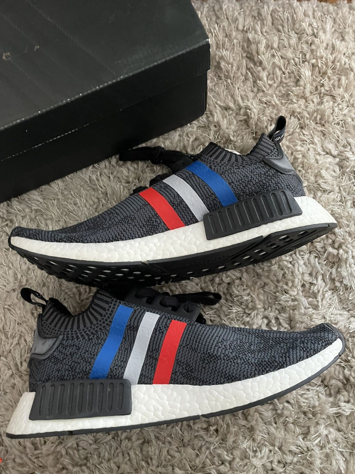 Adidas Adidas nmd Primeknit Tri color Size US 9 / EU 42 - 3 Thumbnail