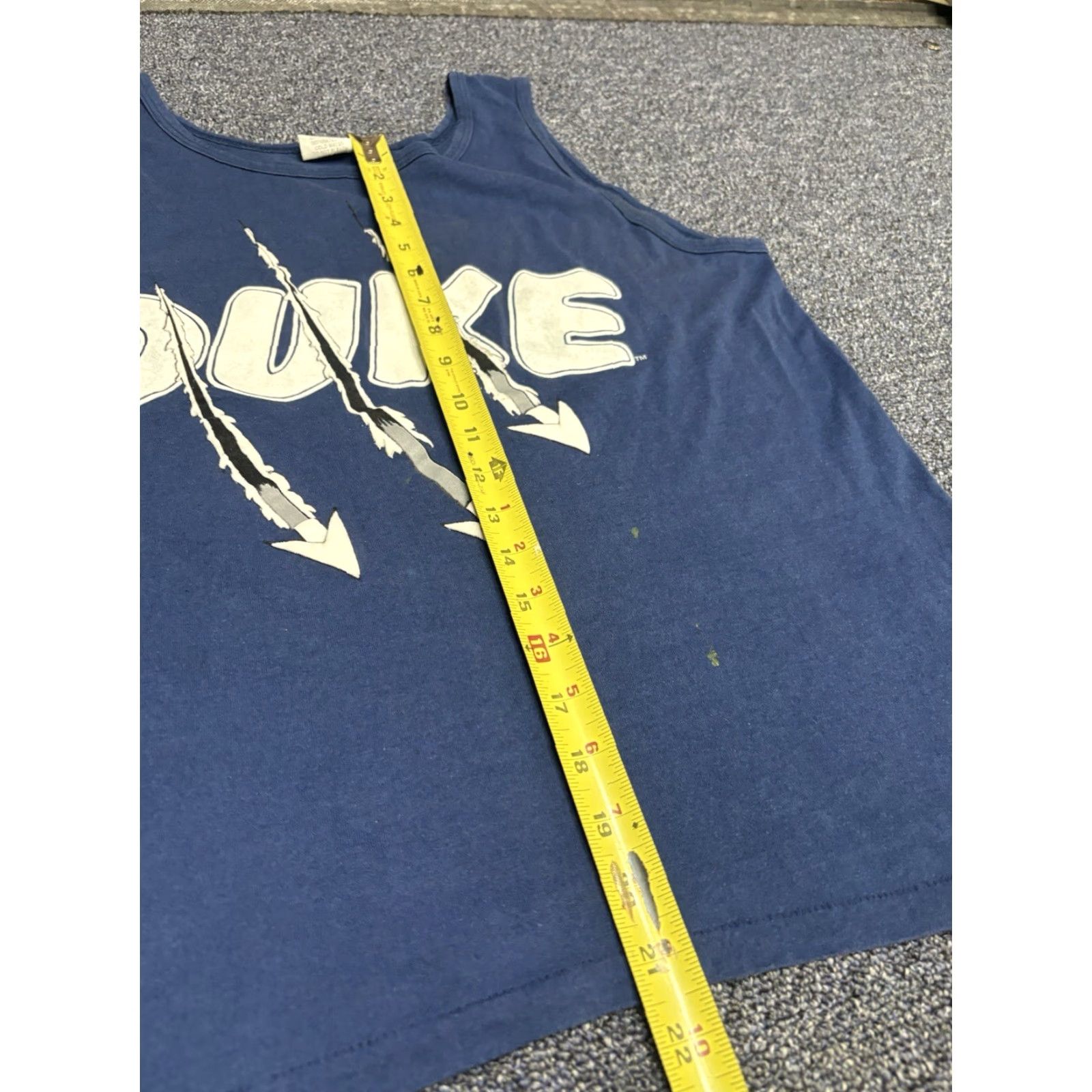 Hanes VINTAGE Duke Blue Devils Logo College Tank Top Shirt L Blue Hanes Men Regular T-Shirt Size US L / EU 52-54 / 3 - 4 Thumbnail