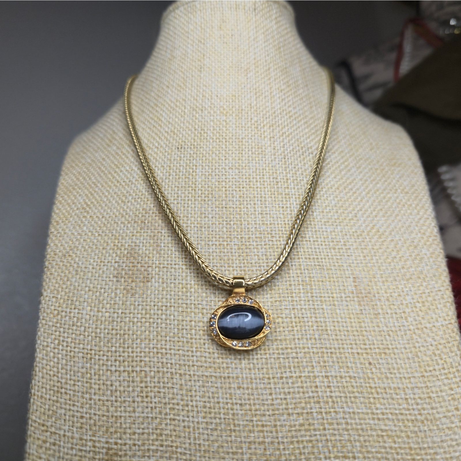 Vintage Roman Vintage Gold-Tone Necklace Crystals & Gray Cabochon Size ONE SIZE - 3 Thumbnail