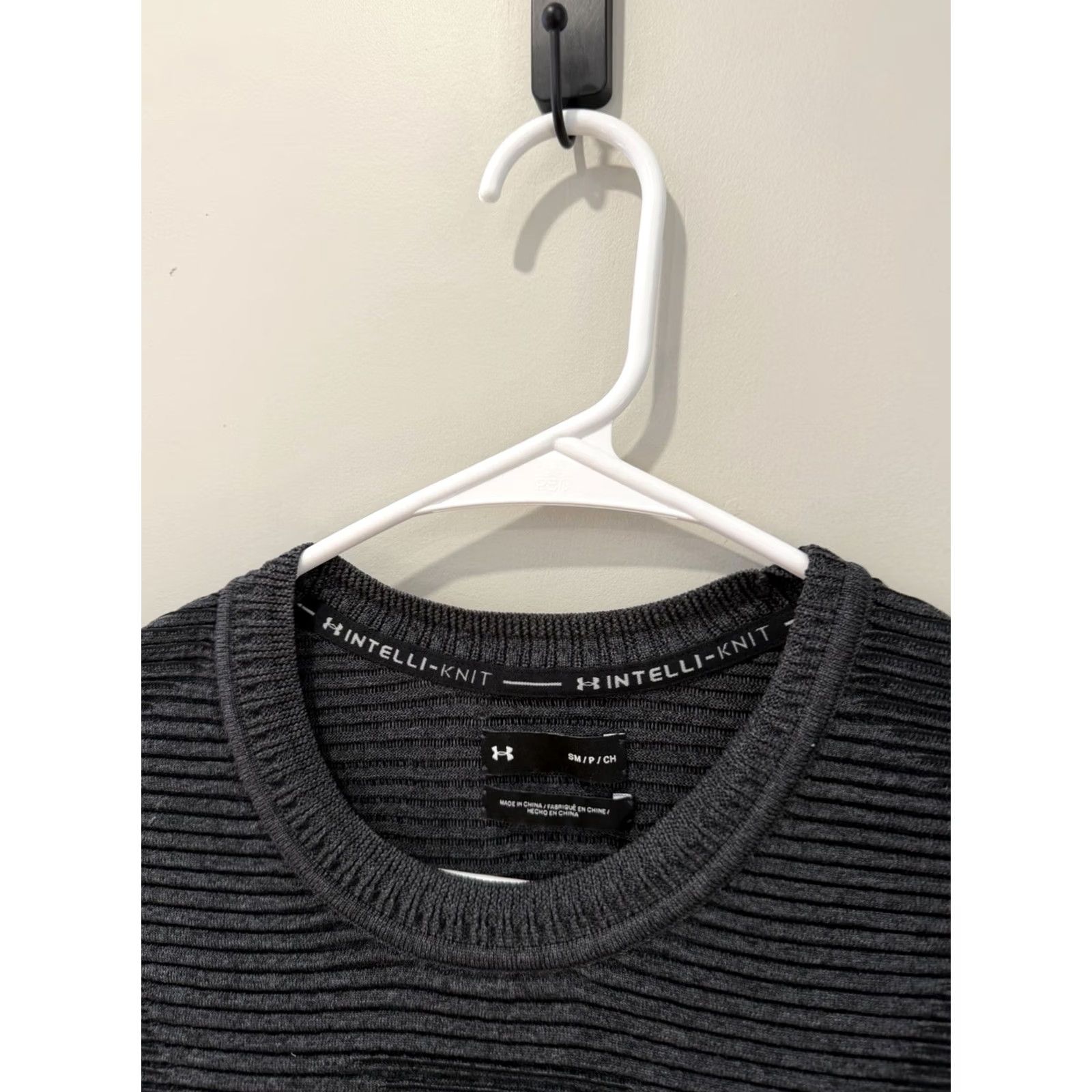 Under Armour Under Armour IntelliKnit Phantom 2.0 Crew Shirt Men’s Small Gray Lightweight Breathable 100% Polyester Cross Training Athletic Layer Size US S / EU 44-46 / 1 - 3 Thumbnail
