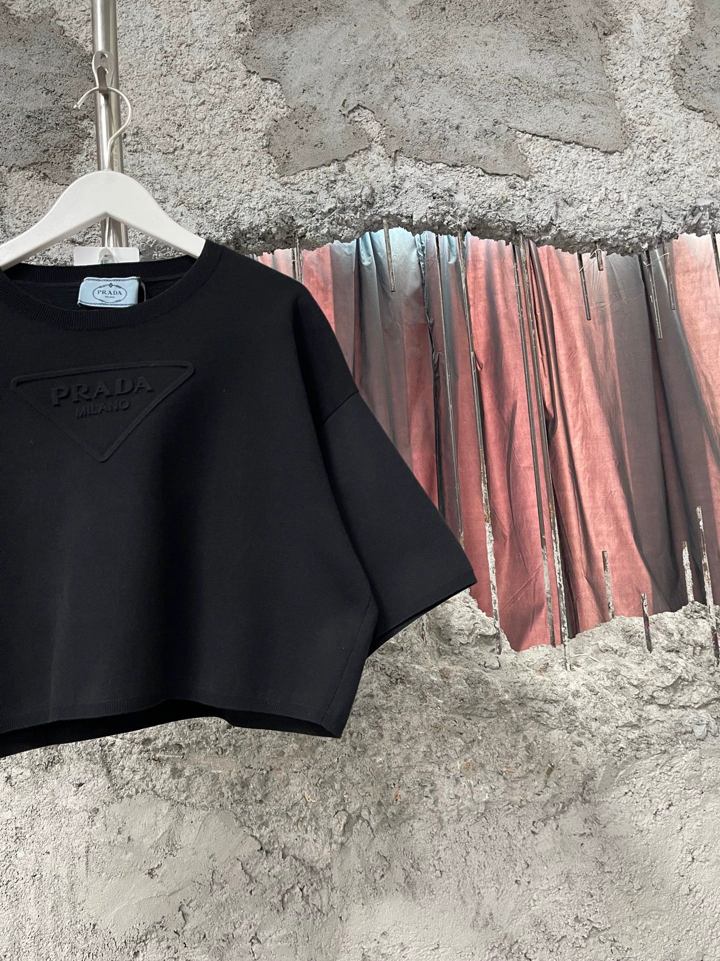 Prada Prada embossed triangle logo short-sleeve tee 40 Size S / US 4 / IT 40 - 4 Thumbnail