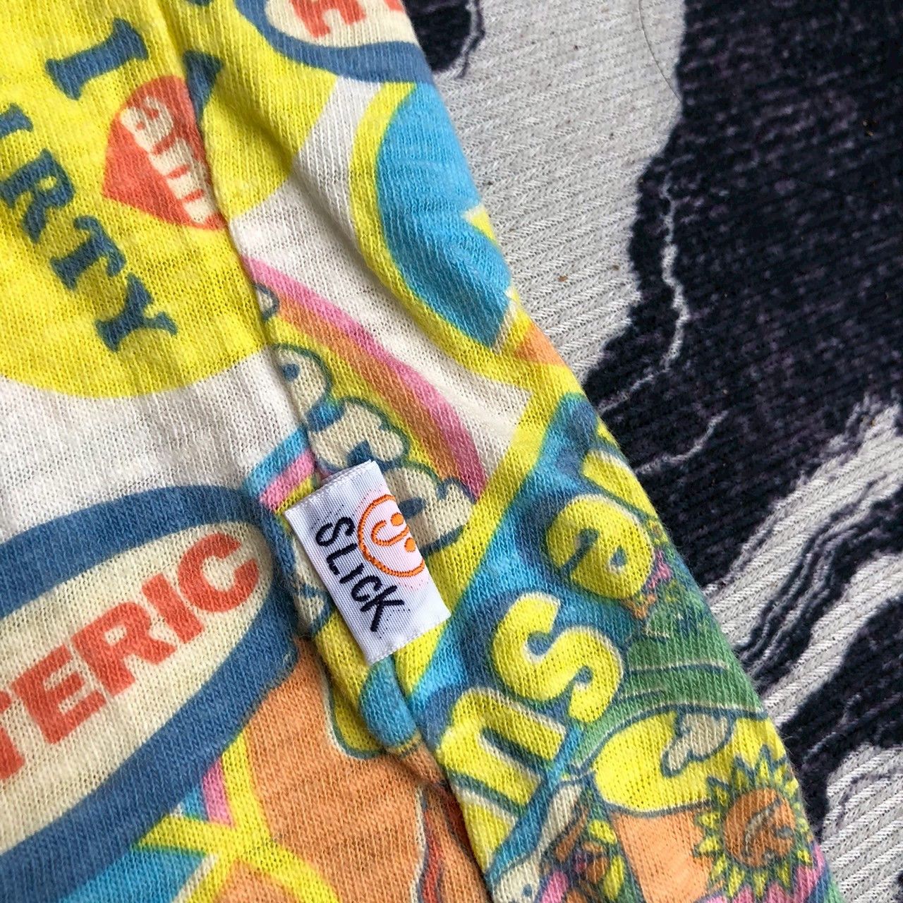 Hysteric Glamour Vintage 90s Hysteric Glamour Psychedelic All Over Print Tee Size US XS / EU 42 / 0 - 8 Thumbnail