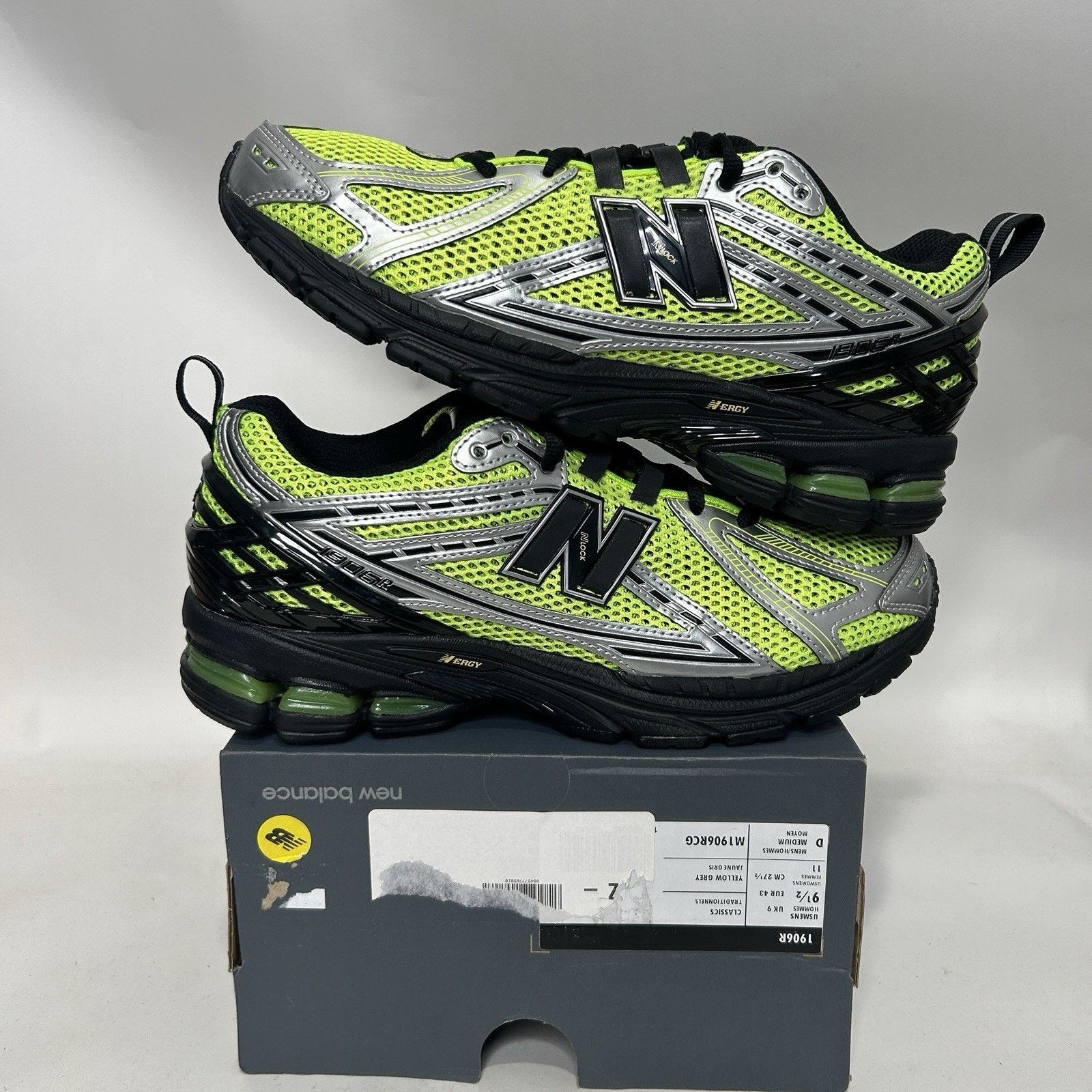 New Balance New Balance 1906R “Volt Black Silver” M1906RCG Size US 9.5 / EU 42-43 - 1 Thumbnail