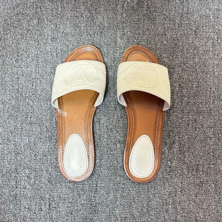 Louis Vuitton Louis Vuitton Lock It White Slide Sandals -2508 Size US 5 / IT 35 - 7 Thumbnail