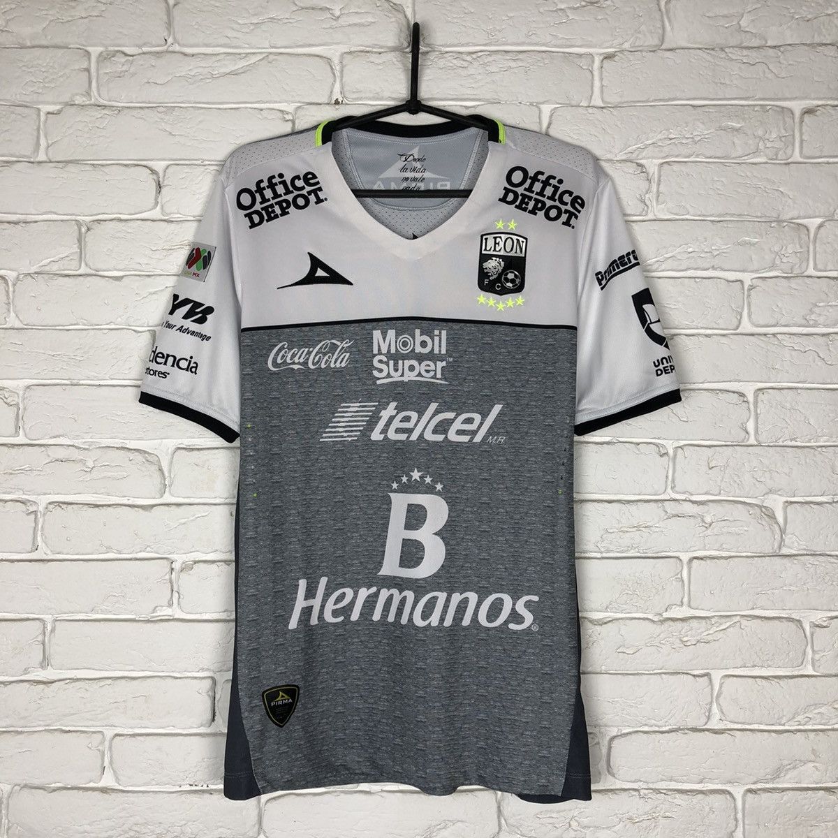 Other FC Leon club 2016 2017 third jersey soccer Size US M / EU 48-50 / 2 - 1 Thumbnail