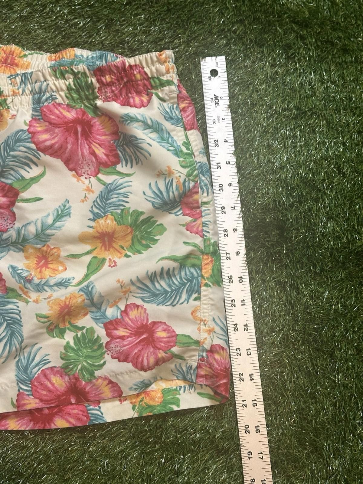 Chubbies CHUBBIES MEN SWIM TRUNKS HIBISCUS FLOWER DESIGN size XL Size US 36 / EU 52 - 3 Thumbnail