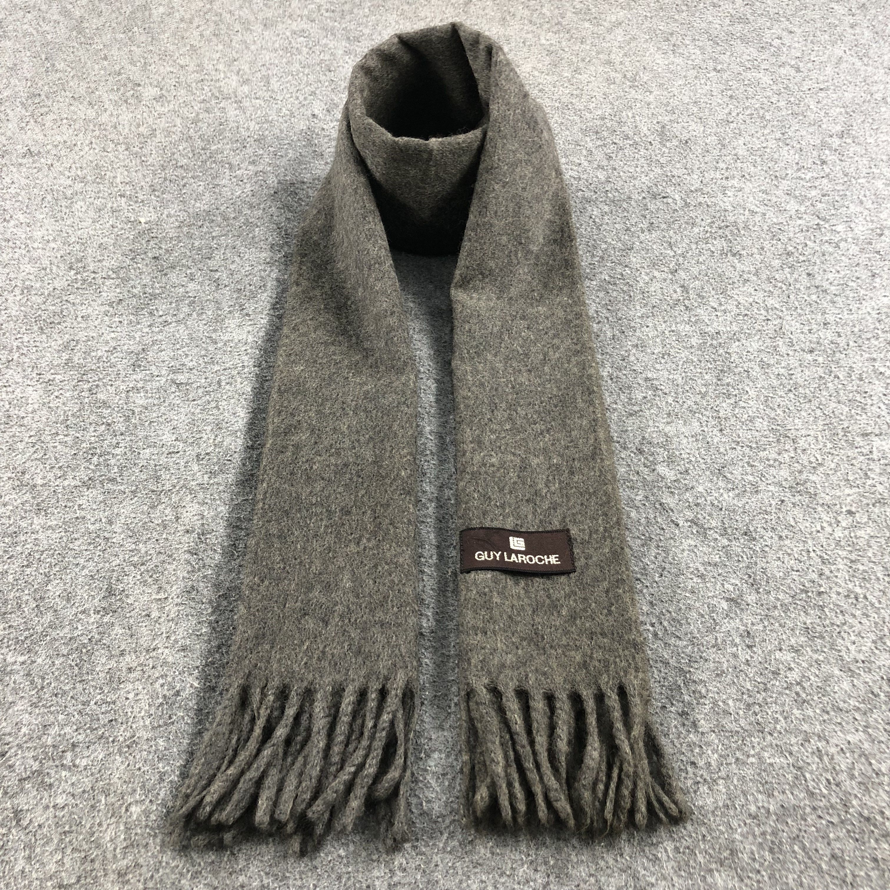 Guy Laroche Guy Laroche Cashmere Scarf Muffler V658 Size ONE SIZE - 1 Thumbnail