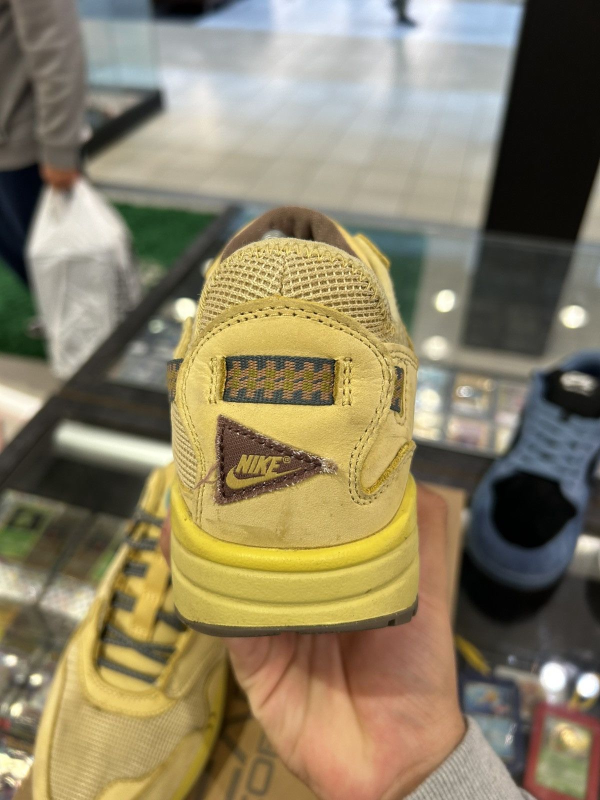 Nike × Travis Scott Nike air max 1 travis scott cactus jack saturn gold Size US 9 / EU 42 - 3 Thumbnail