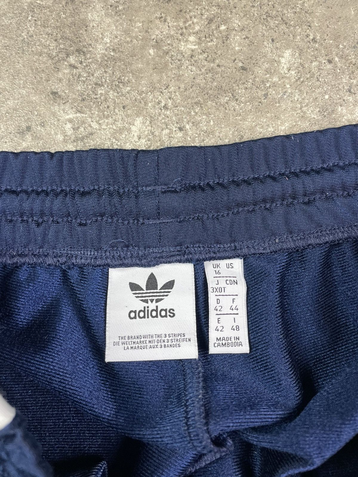 Adidas VINTAGE ADIDAS BUTTONS PANTS RETRO Y2K THREE STRIPES Size US 32 / EU 48 - 4 Thumbnail